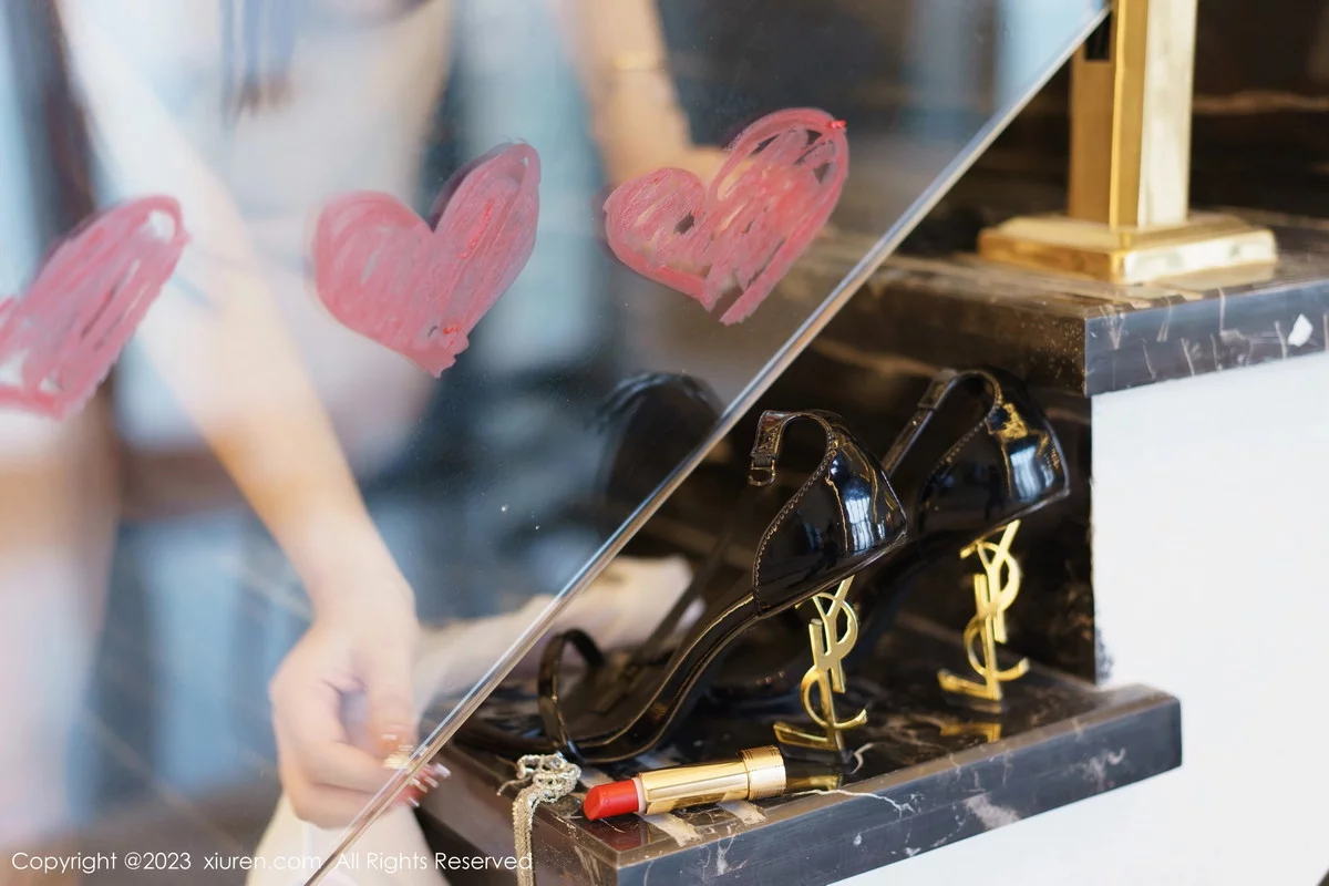 [[XiuRen秀人网]秀人网]No.6319_模特laura阿姣黑色吊带连衣短裙配渐变丝袜秀完美身材诱惑写真78P