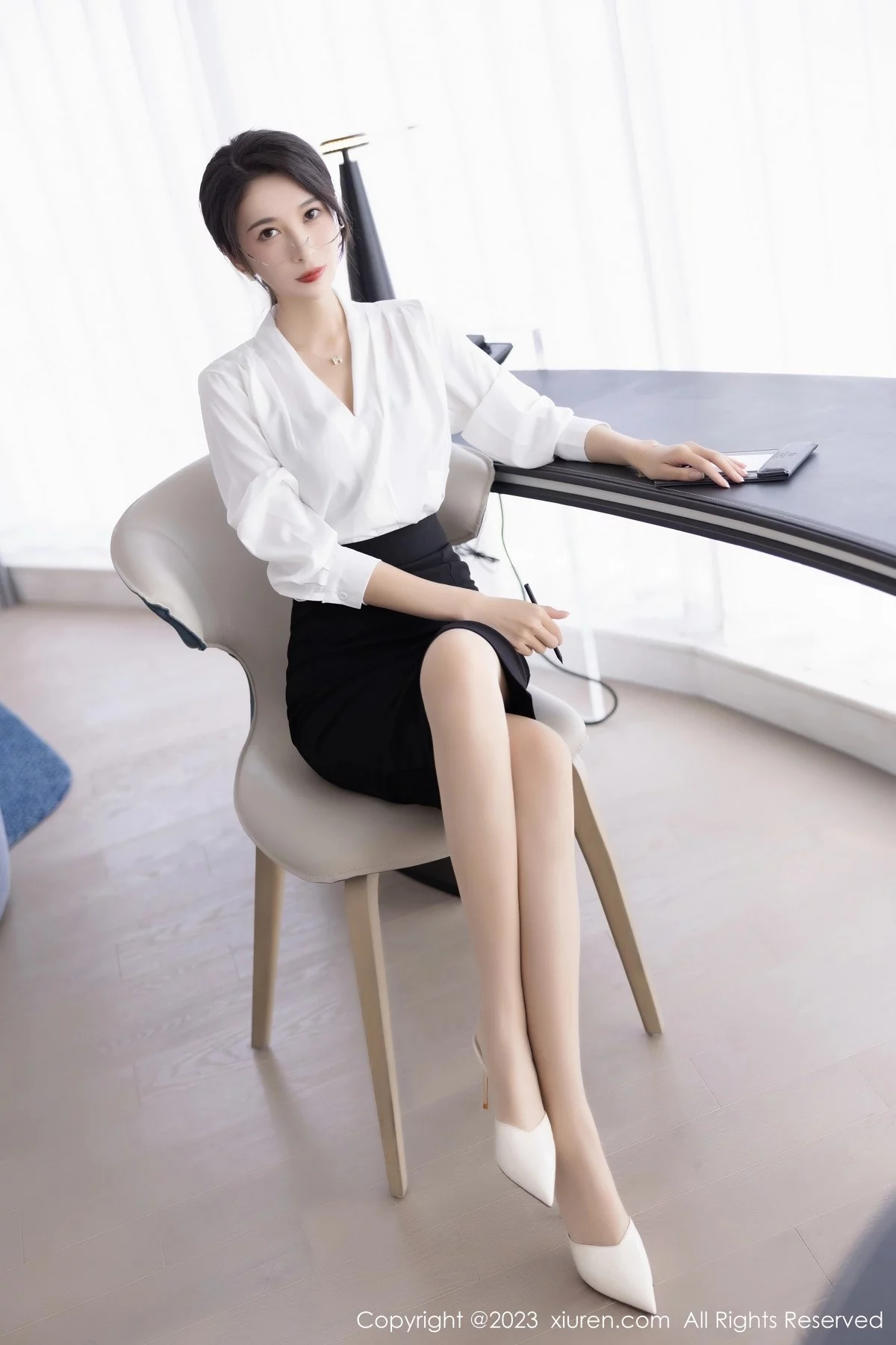 [[XiuRen秀人网]秀人网]No.6439_模特林乐一性感白色上衣配黑短裙露黑色蕾丝内衣妩媚诱惑写真86P