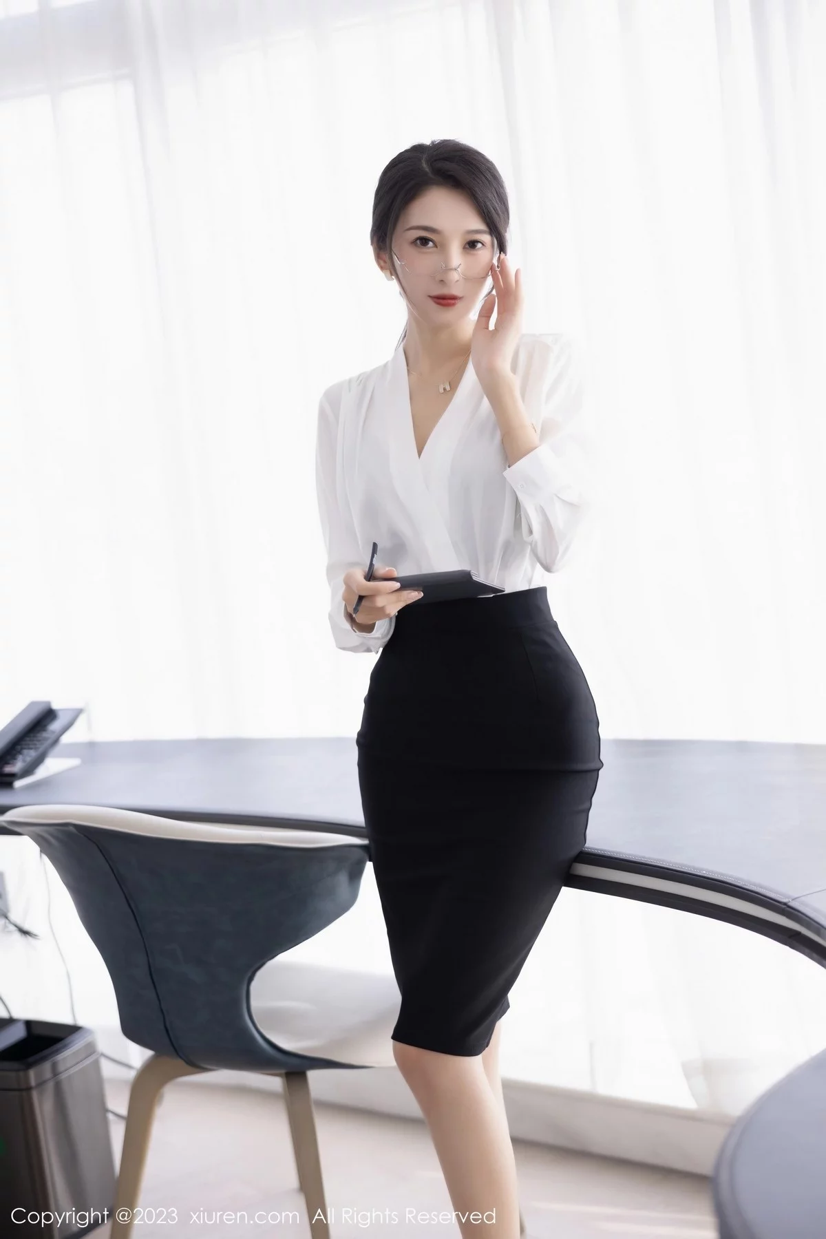 [[XiuRen秀人网]秀人网]No.6439_模特林乐一性感白色上衣配黑短裙露黑色蕾丝内衣妩媚诱惑写真86P