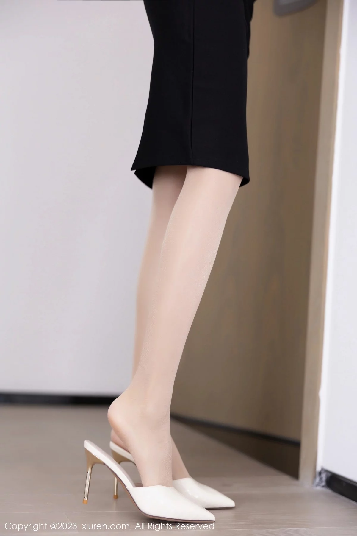 [[XiuRen秀人网]秀人网]No.6439_模特林乐一性感白色上衣配黑短裙露黑色蕾丝内衣妩媚诱惑写真86P