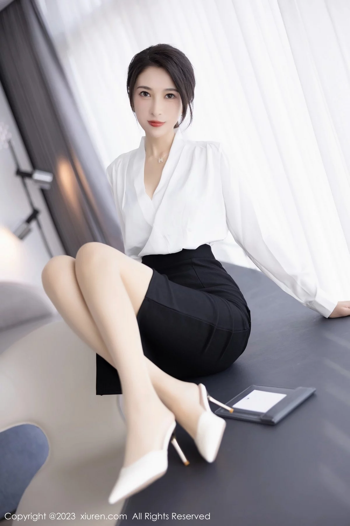 [[XiuRen秀人网]秀人网]No.6439_模特林乐一性感白色上衣配黑短裙露黑色蕾丝内衣妩媚诱惑写真86P