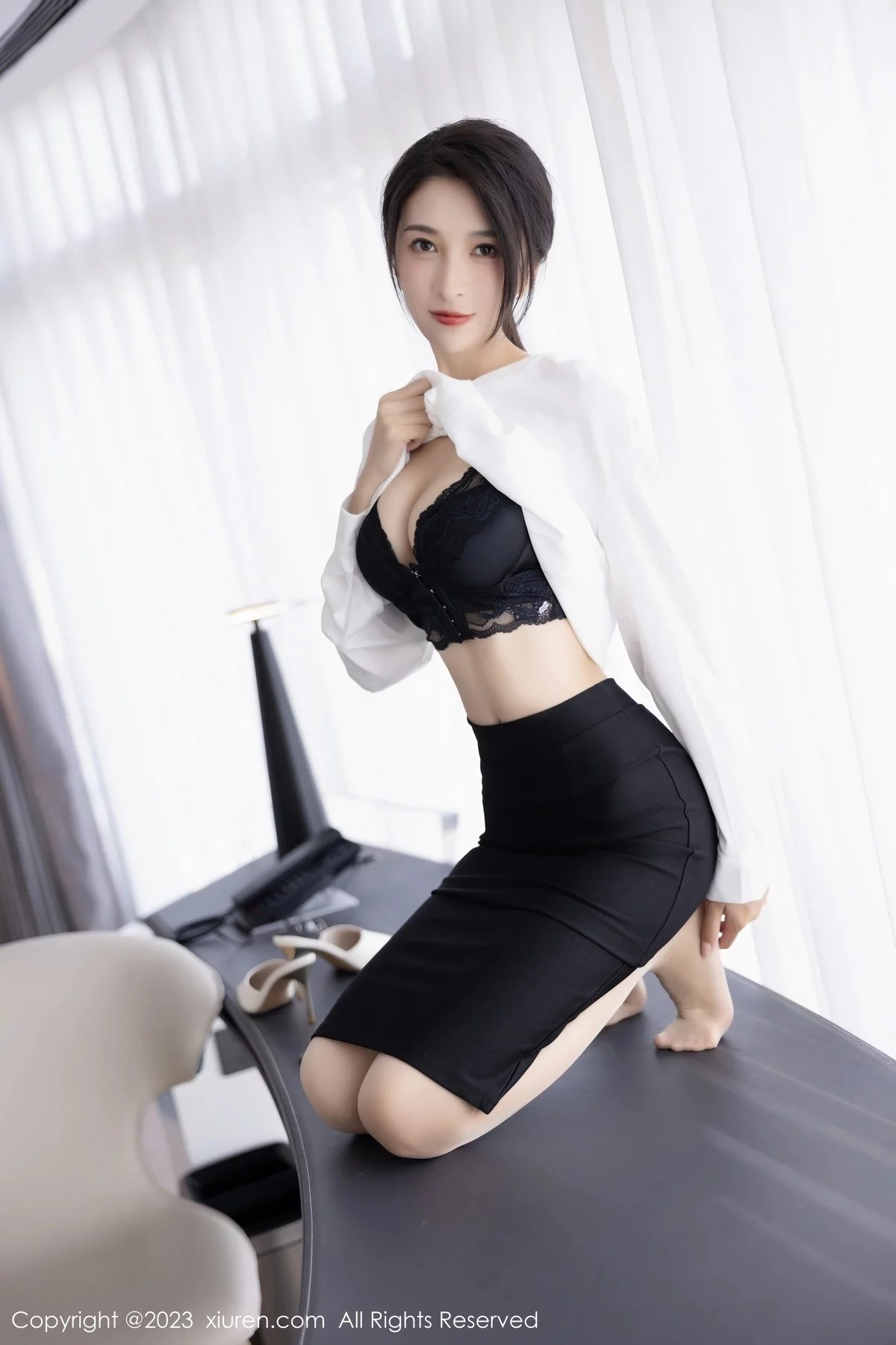 [[XiuRen秀人网]秀人网]No.6439_模特林乐一性感白色上衣配黑短裙露黑色蕾丝内衣妩媚诱惑写真86P