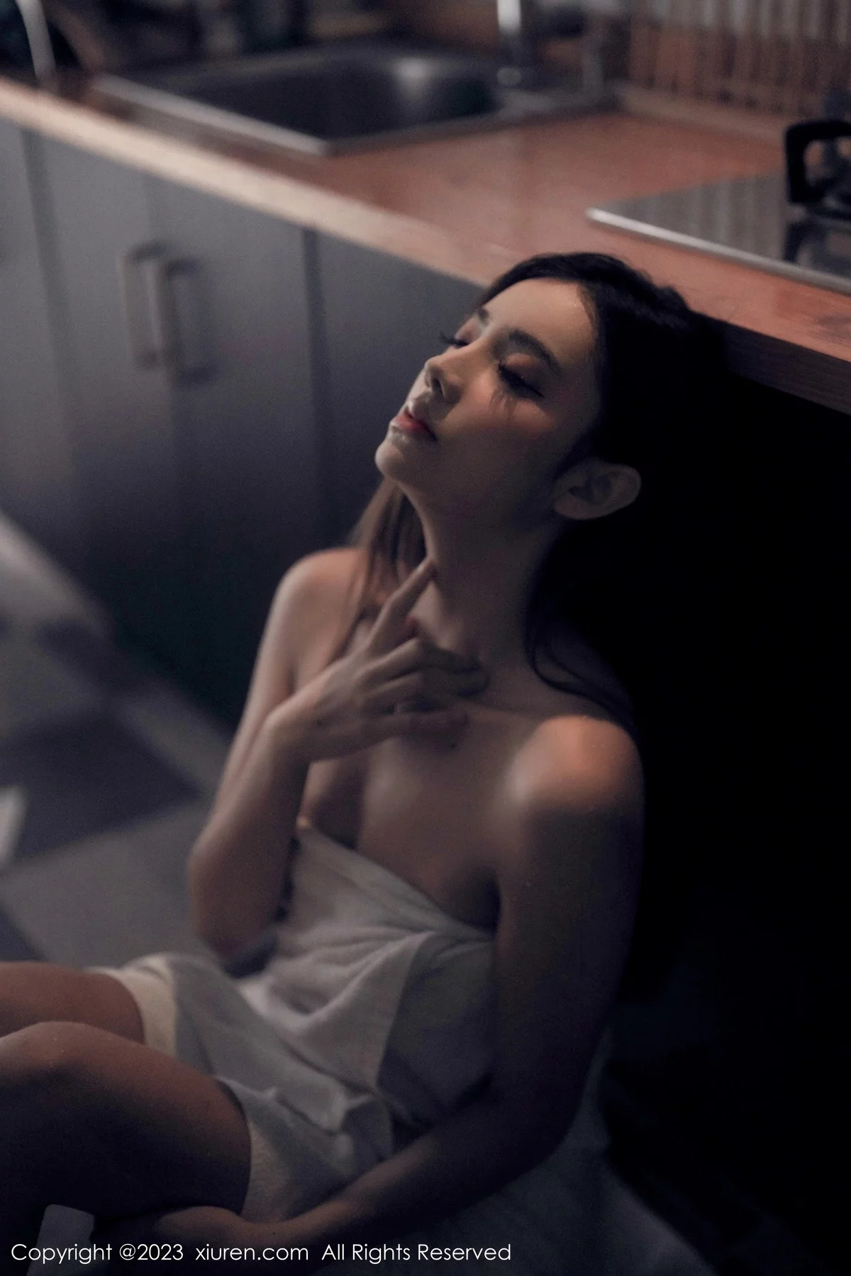 [[XiuRen秀人网]秀人网]No.6437_模特加朵babe私房性感粉色露肩连衣裙真空秀魔鬼身材诱惑写真105P