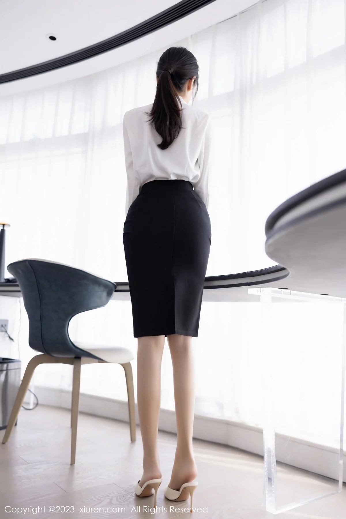 [[XiuRen秀人网]秀人网]No.6439_模特林乐一性感白色上衣配黑短裙露黑色蕾丝内衣妩媚诱惑写真86P