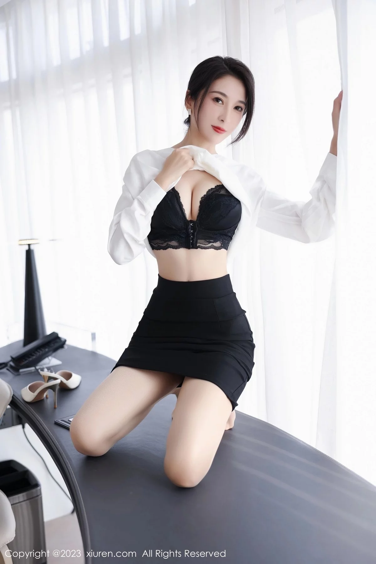 [[XiuRen秀人网]秀人网]No.6439_模特林乐一性感白色上衣配黑短裙露黑色蕾丝内衣妩媚诱惑写真86P