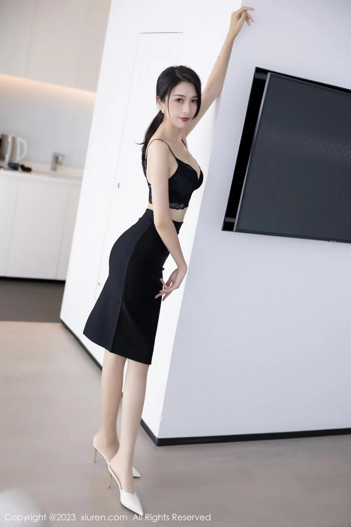 [[XiuRen秀人网]秀人网]No.6439_模特林乐一性感白色上衣配黑短裙露黑色蕾丝内衣妩媚诱惑写真86P