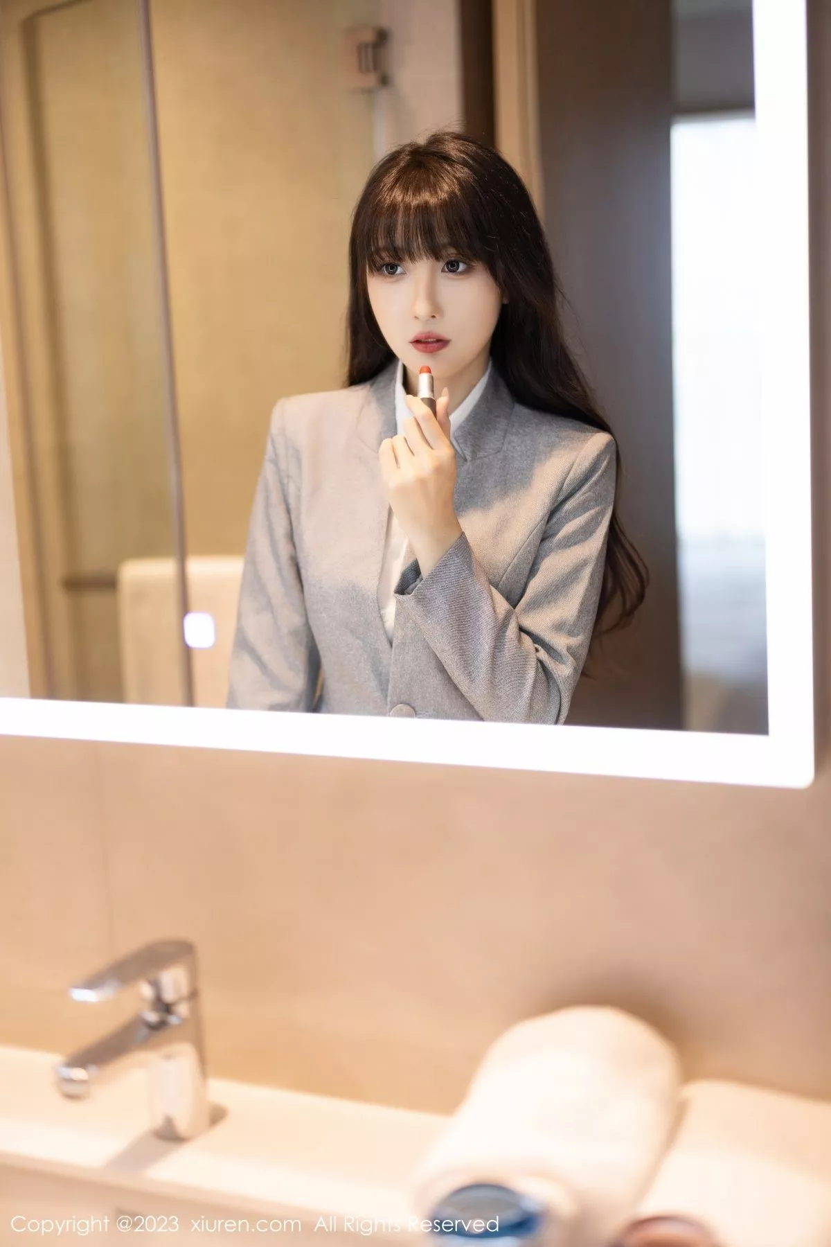 [[XiuRen秀人网]秀人网]No.7422_模特林星阑性感灰色OL服饰+淡蓝连衣短裙秀曼妙身姿诱惑写真85P