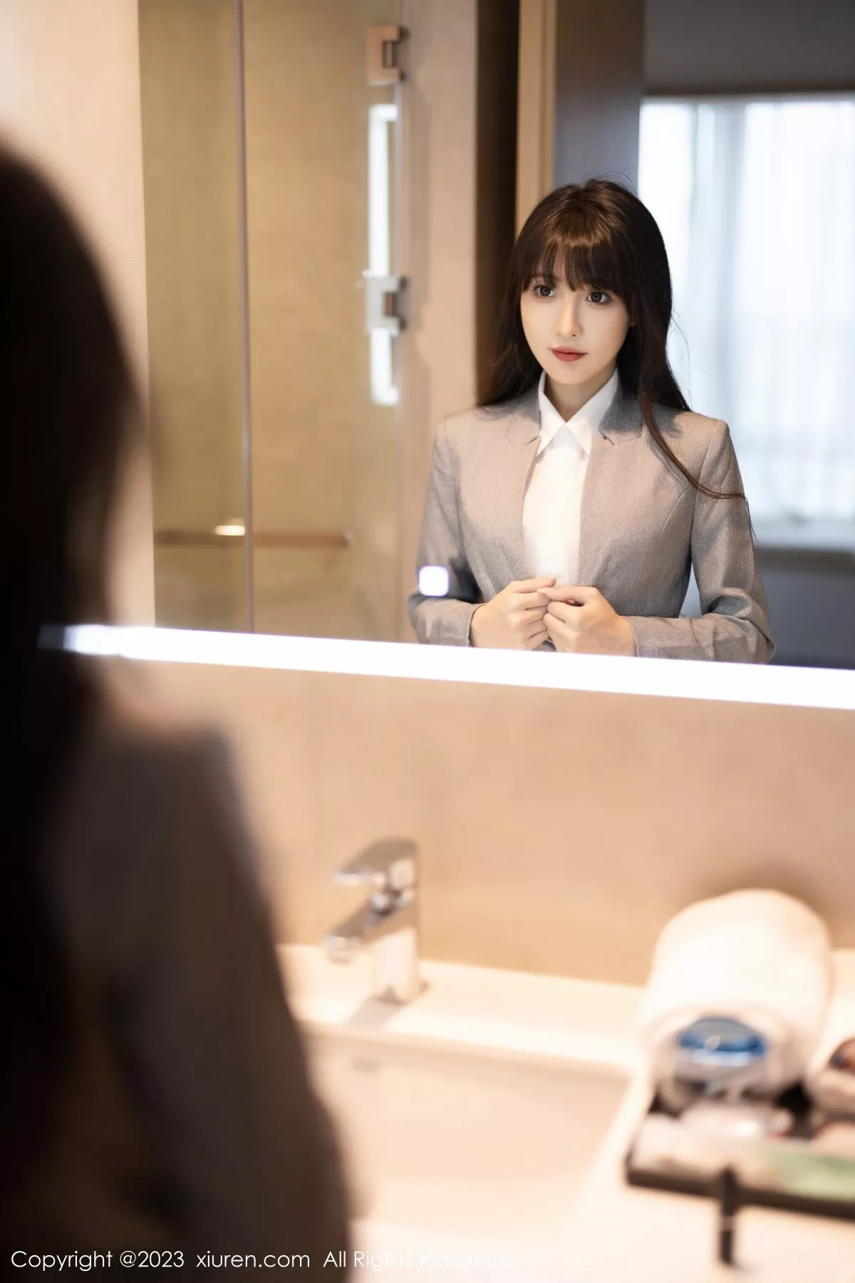 [[XiuRen秀人网]秀人网]No.7422_模特林星阑性感灰色OL服饰+淡蓝连衣短裙秀曼妙身姿诱惑写真85P