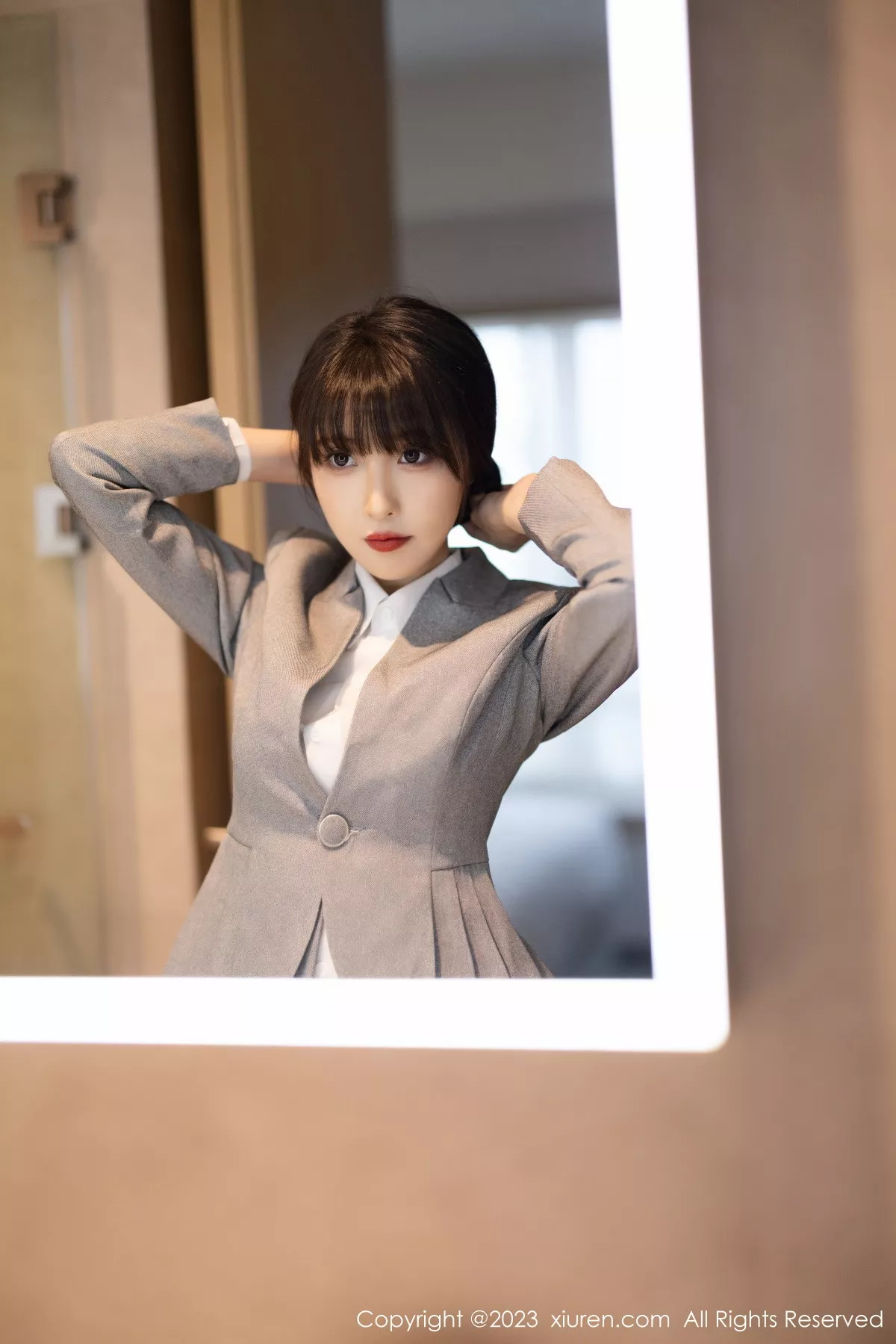 [[XiuRen秀人网]秀人网]No.7422_模特林星阑性感灰色OL服饰+淡蓝连衣短裙秀曼妙身姿诱惑写真85P