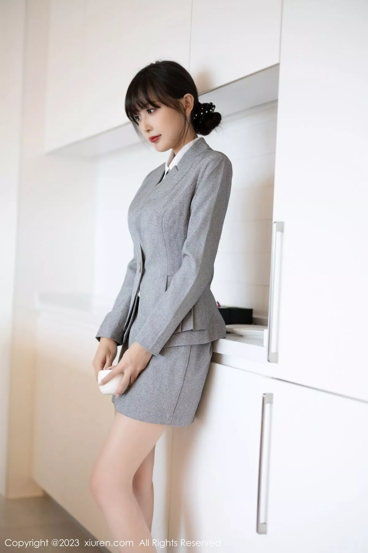 [[XiuRen秀人网]秀人网]No.7422_模特林星阑性感灰色OL服饰+淡蓝连衣短裙秀曼妙身姿诱惑写真85P