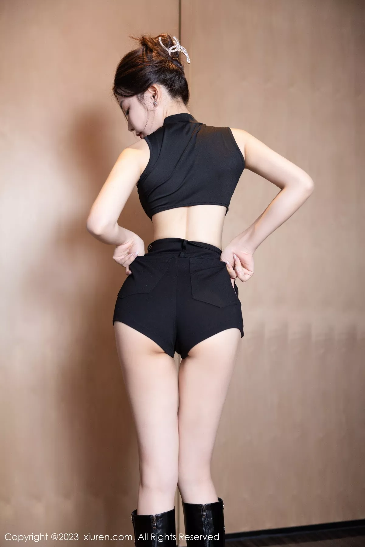 [[XiuRen秀人网]秀人网]No.7432_女神徐莉芝Booty性感黑色情趣服配黑丝吊袜秀曼妙身姿诱惑写真82P