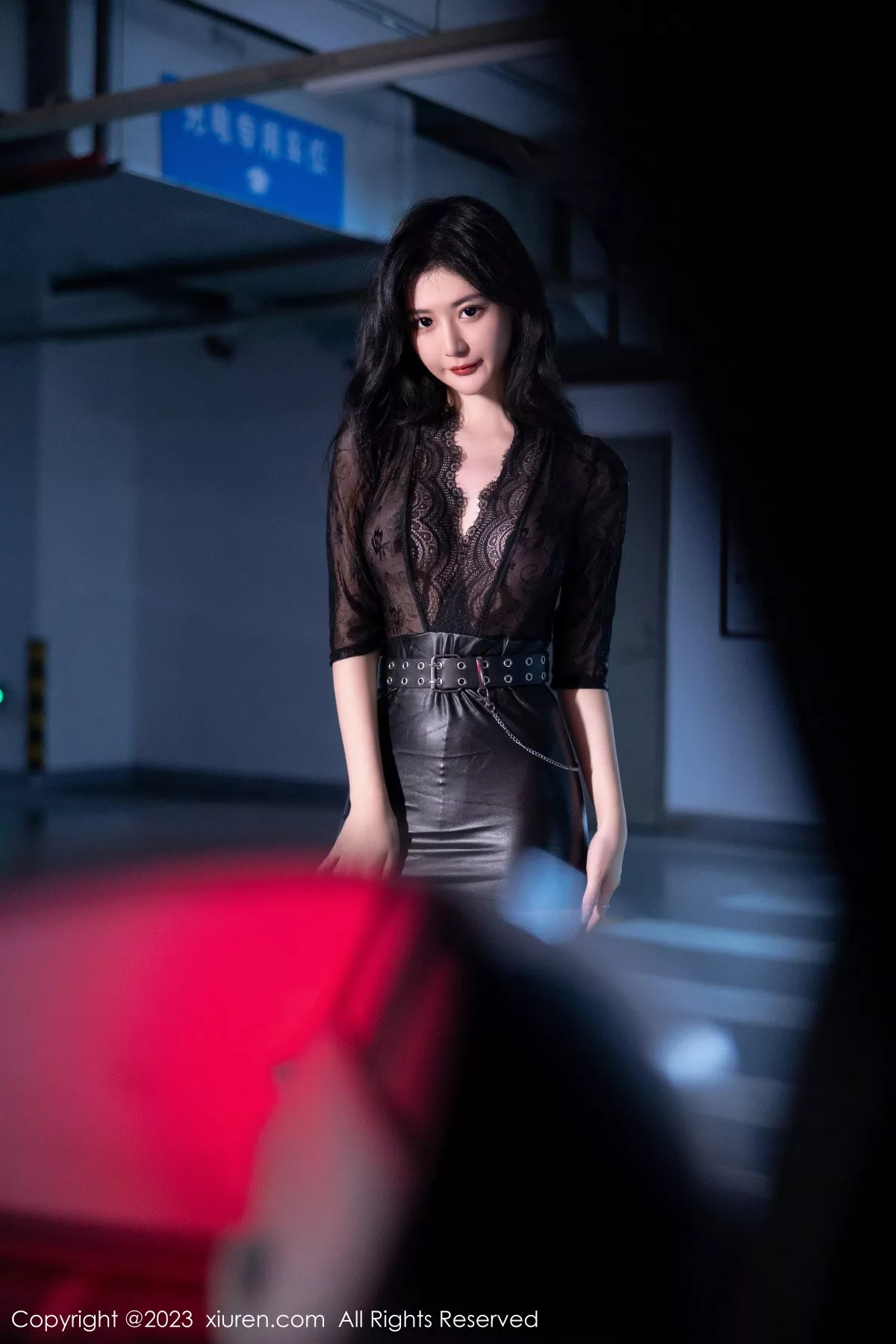 [[XiuRen秀人网]秀人网]No.7431_女神幼幼车内场景黑色薄纱上衣配黑皮短裙露闪亮肉丝诱惑写真83P