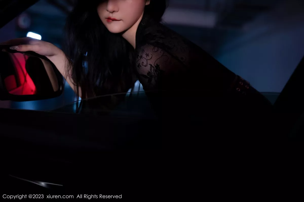[[XiuRen秀人网]秀人网]No.7431_女神幼幼车内场景黑色薄纱上衣配黑皮短裙露闪亮肉丝诱惑写真83P