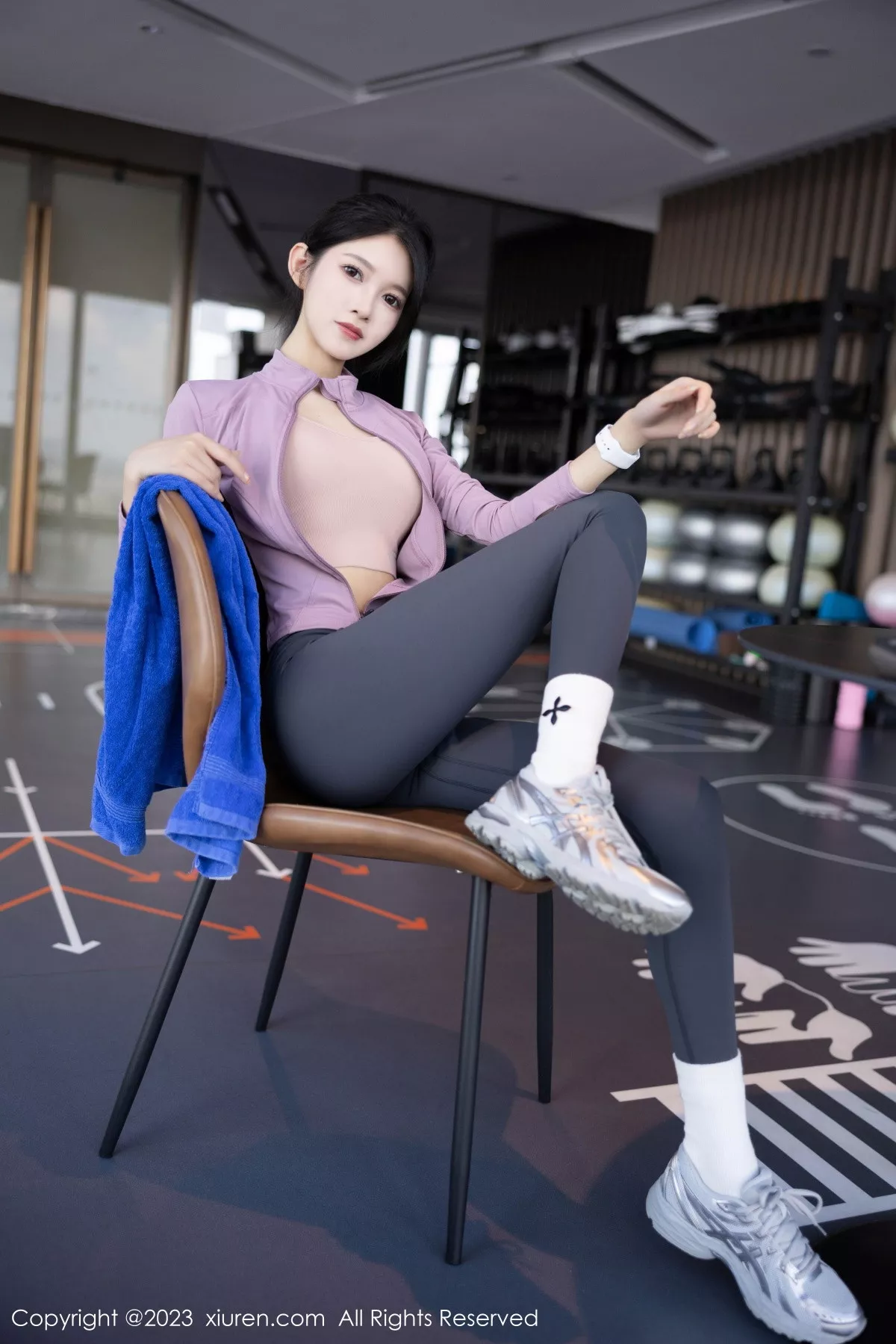 [[XiuRen秀人网]秀人网]No.7438_模特程程程健身房紫灰色上衣配灰色运动裤秀曼妙身姿诱惑写真84P