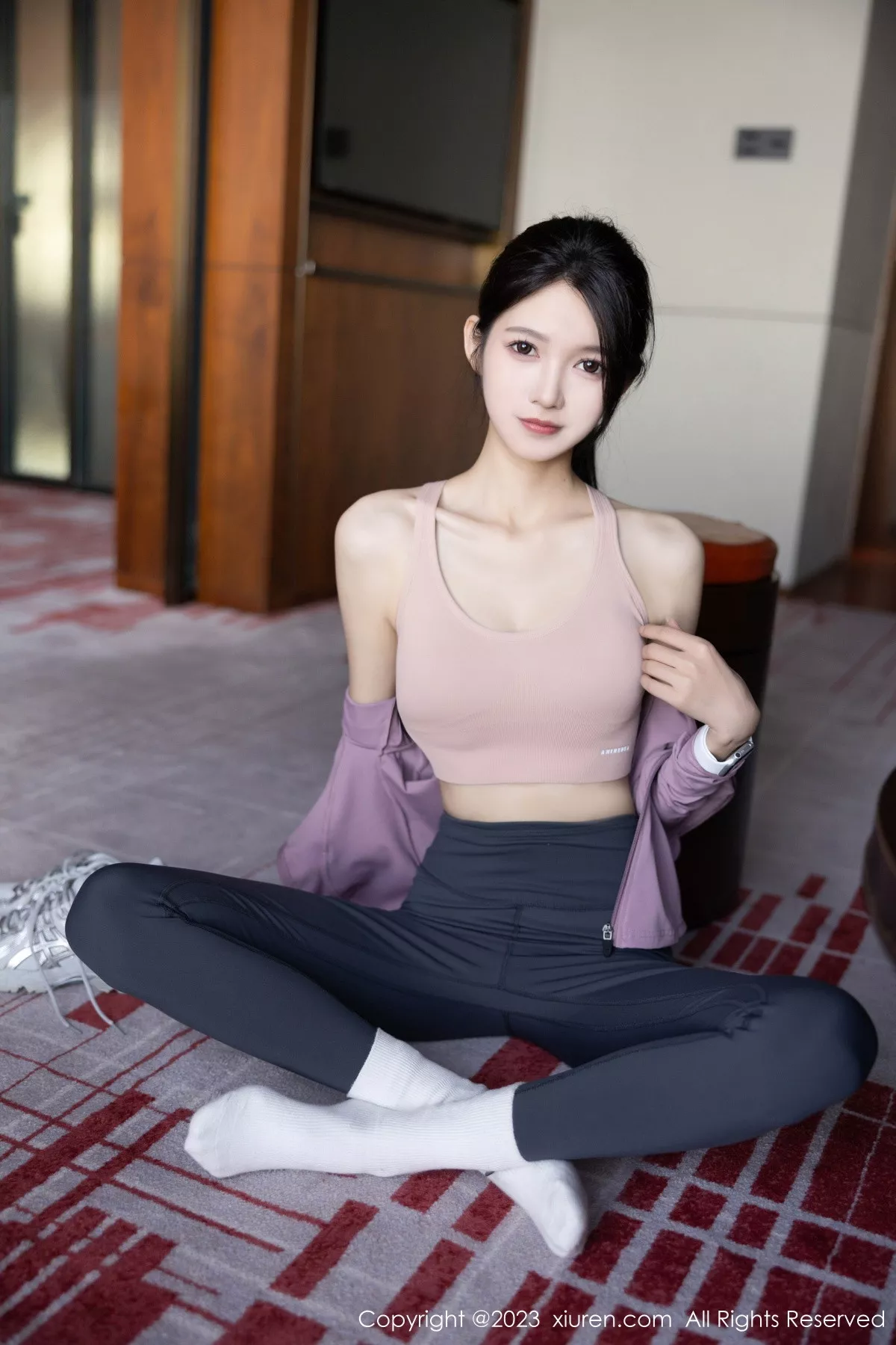 [[XiuRen秀人网]秀人网]No.7438_模特程程程健身房紫灰色上衣配灰色运动裤秀曼妙身姿诱惑写真84P