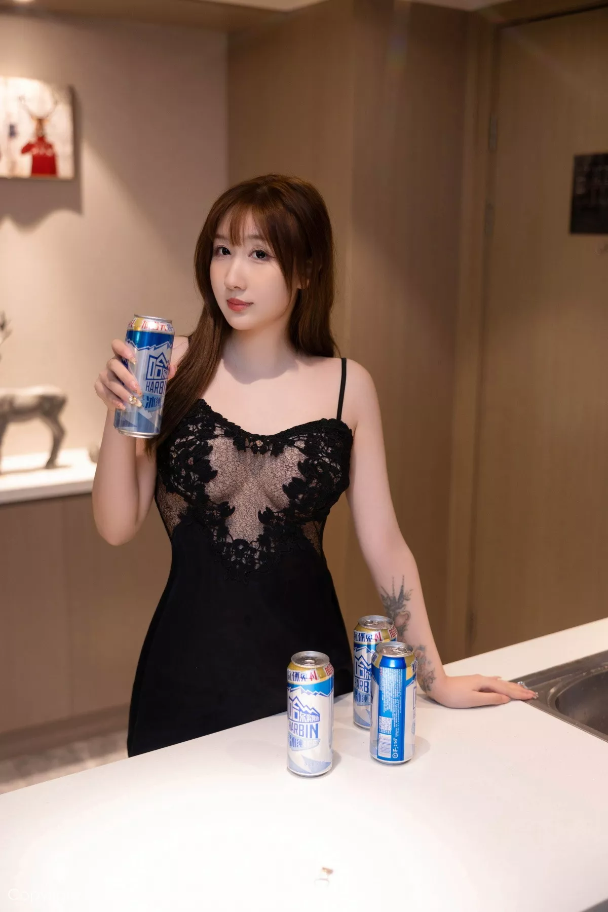 [[XiuRen秀人网]秀人网]No.7437_模特江真真私房浴室性感黑色薄纱吊带短裙配超薄黑丝诱惑写真88P