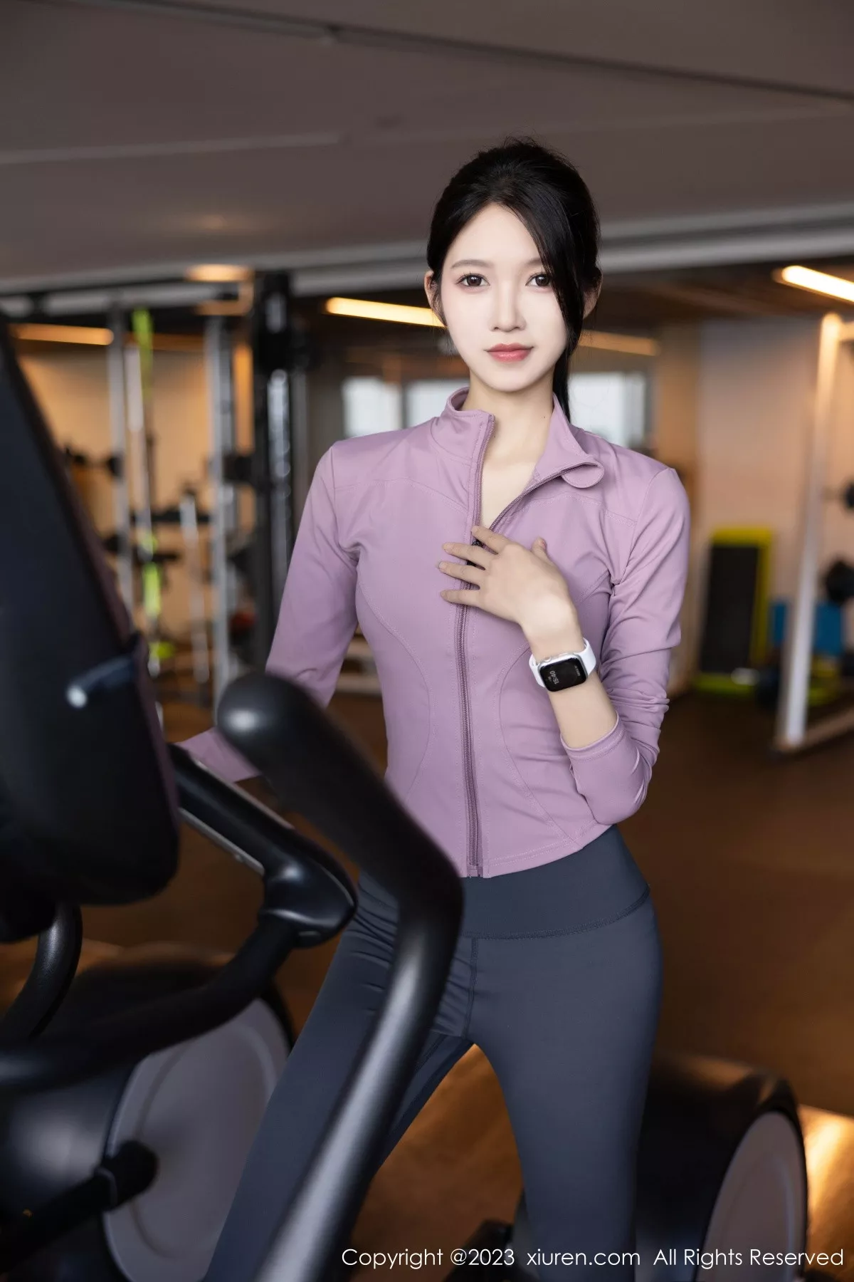 [[XiuRen秀人网]秀人网]No.7438_模特程程程健身房紫灰色上衣配灰色运动裤秀曼妙身姿诱惑写真84P