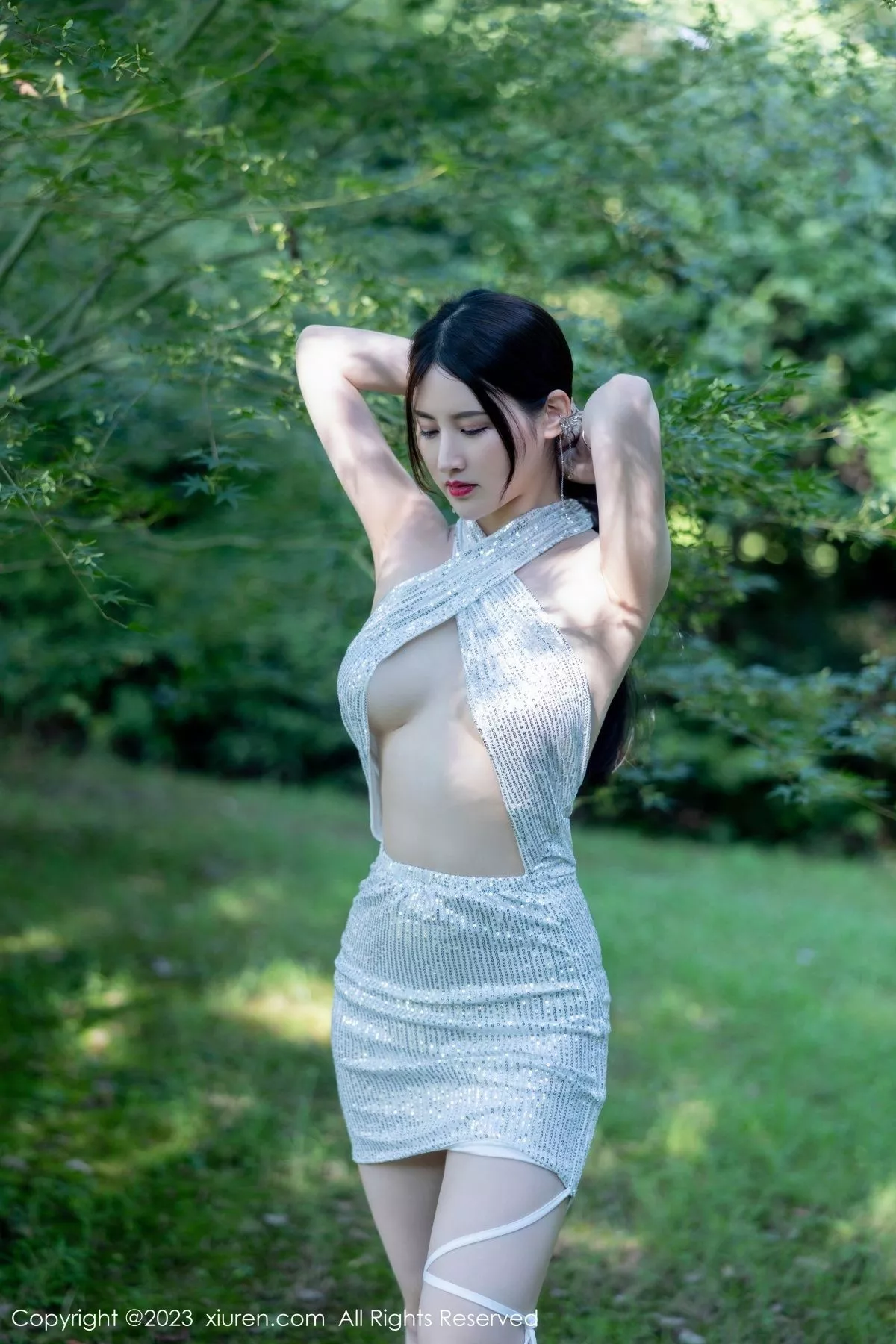 [[XiuRen秀人网]秀人网]No.7441_模特诗诗kiki性感蓝灰蕾丝内衣配黑丝袜秀丰腴身姿惹火诱惑写真79P