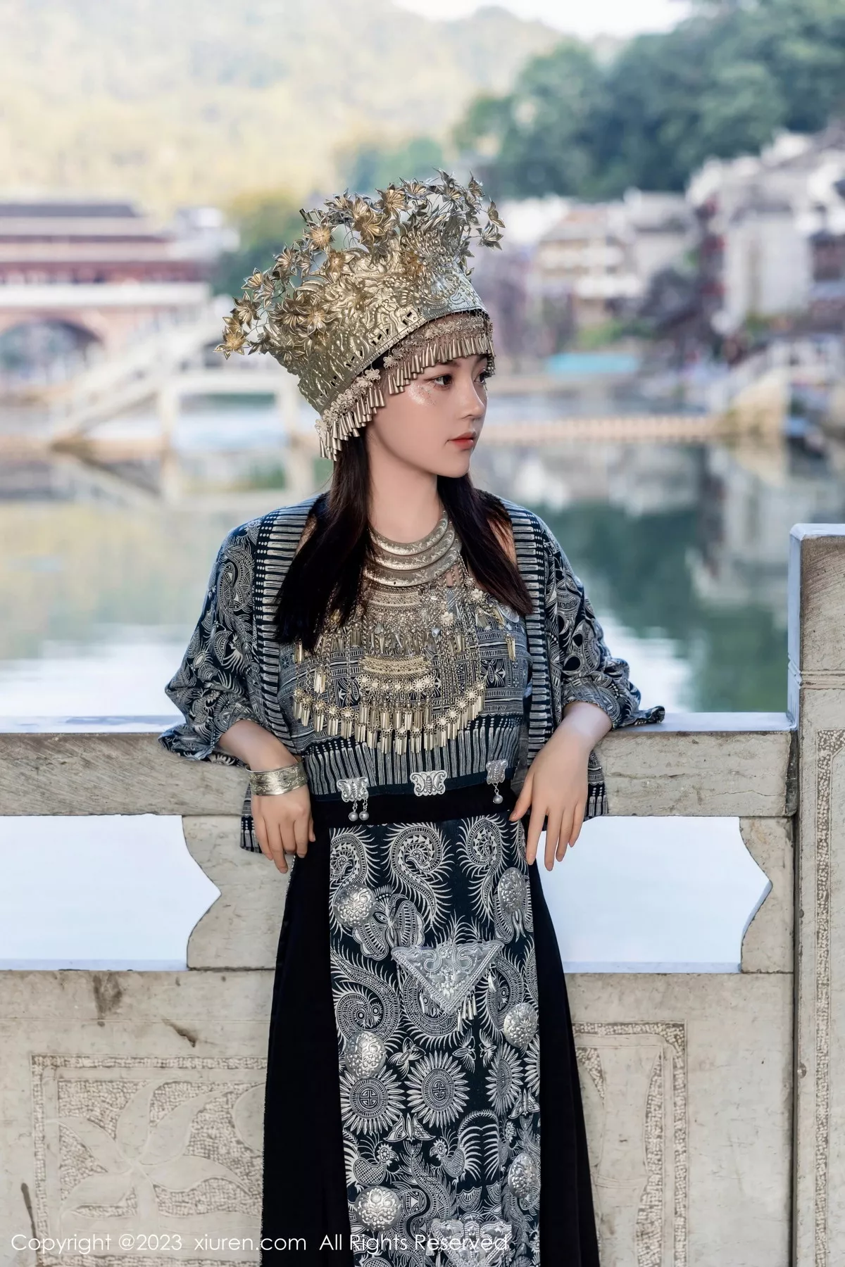 [[XiuRen秀人网]秀人网]No.7448_模特豆瓣酱户外性感银饰苗族服饰半脱秀丰腴身材完美诱惑写真82P