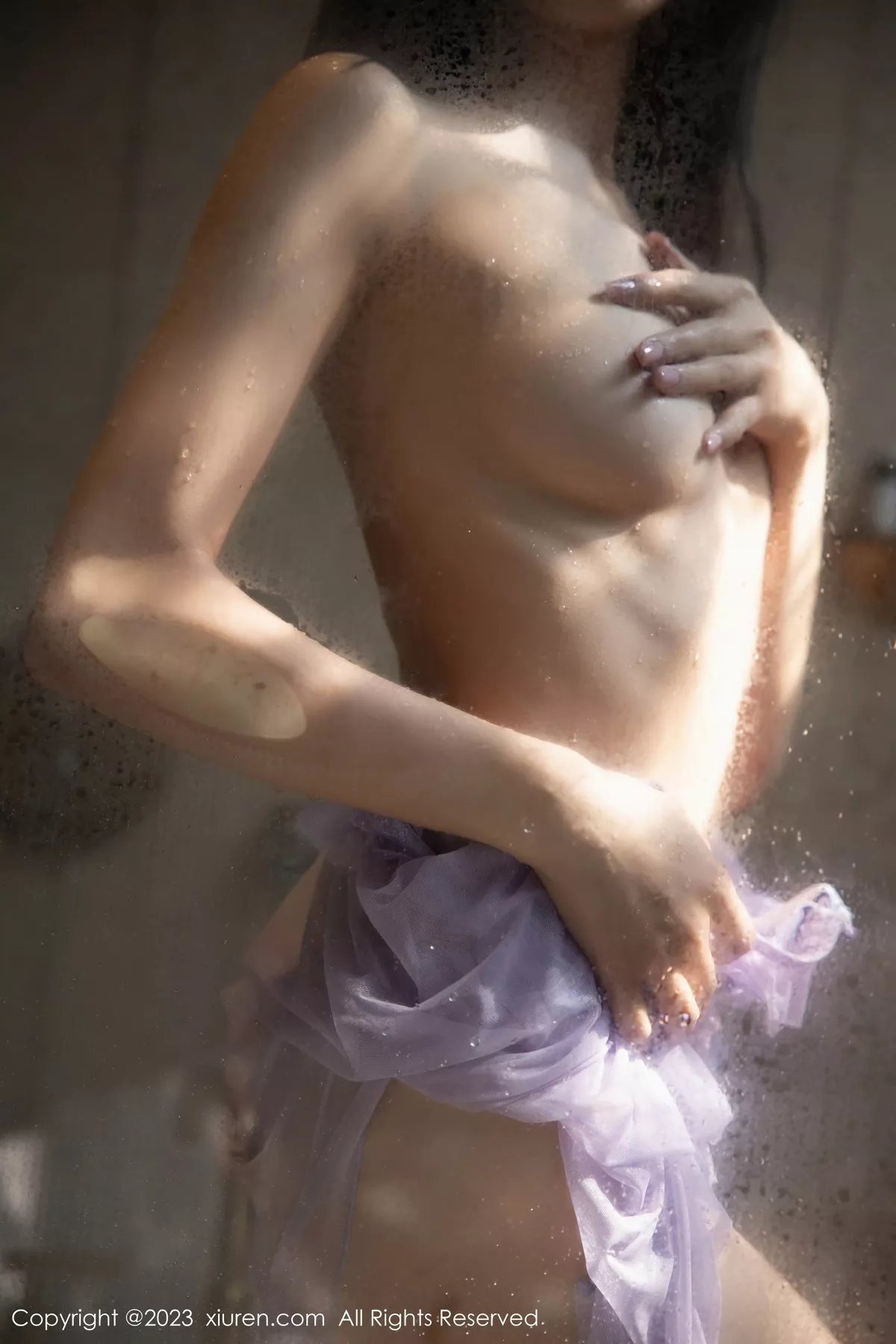 [[XiuRen秀人网]秀人网]No.7451_模特糖豆sisi浴缸场景性感紫色薄纱睡裙湿身秀惹火身材诱惑写真56P