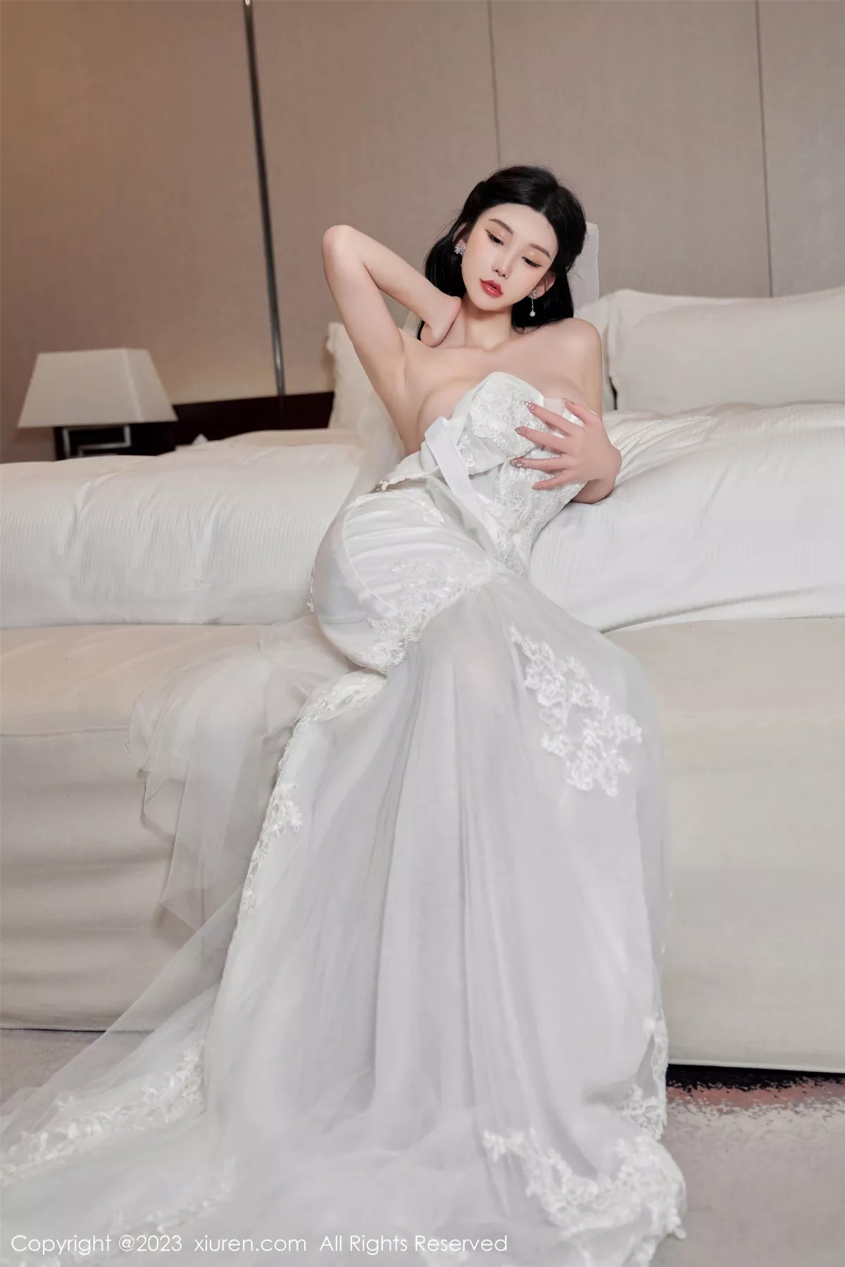 [[XiuRen秀人网]秀人网]No.7463_女神周于希Sally性感白色婚纱+白色蕾丝情趣服饰完美诱惑写真100P