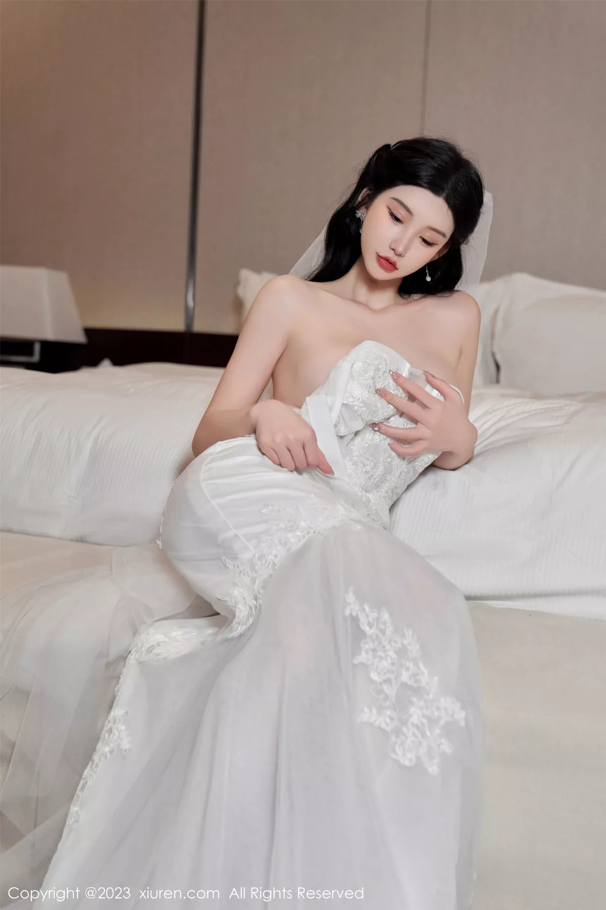 [[XiuRen秀人网]秀人网]No.7463_女神周于希Sally性感白色婚纱+白色蕾丝情趣服饰完美诱惑写真100P