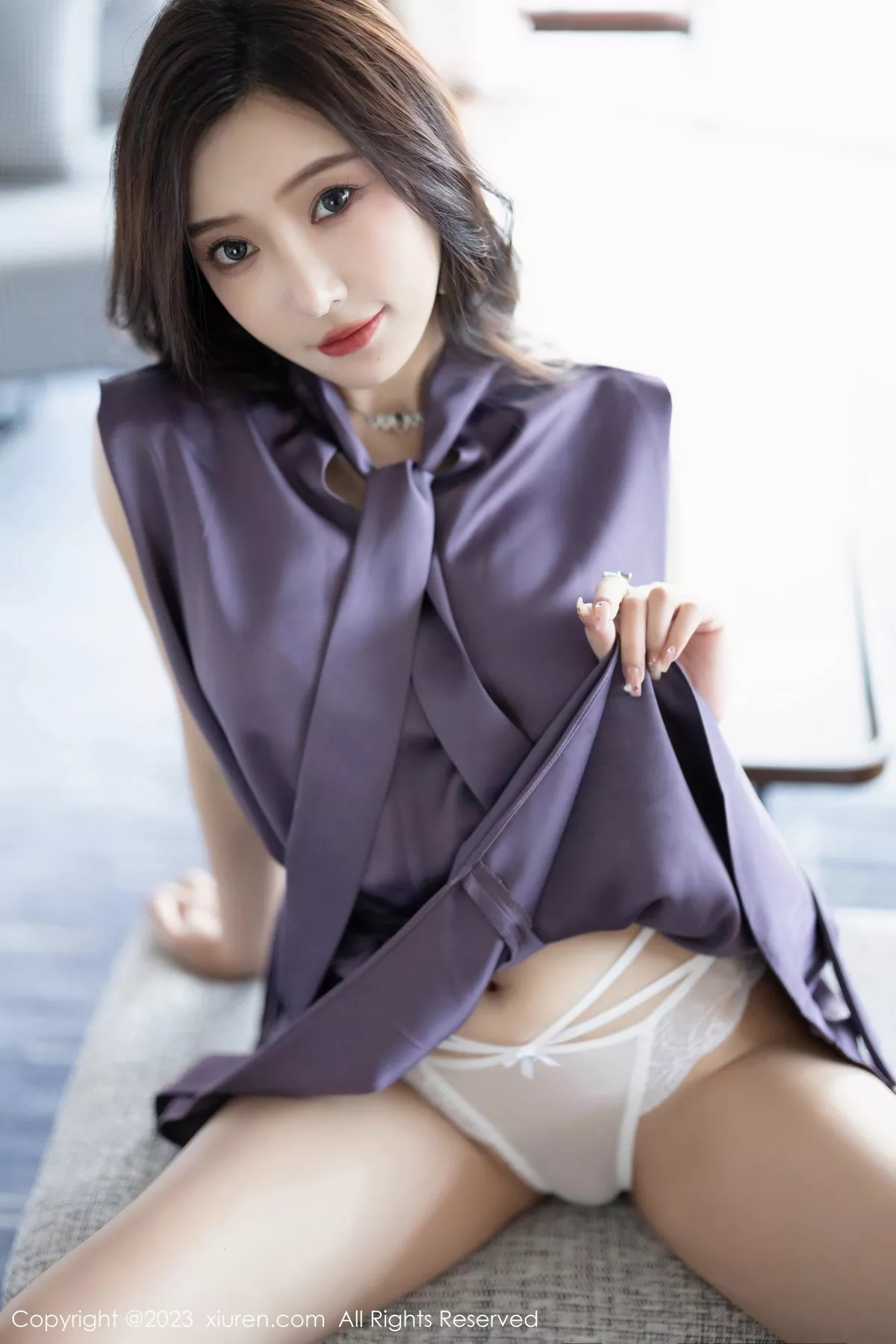 [[XiuRen秀人网]秀人网]No.7462_女神王馨瑶yanni脱紫色上衣露性感白色蕾丝内衣完美诱惑写真80P