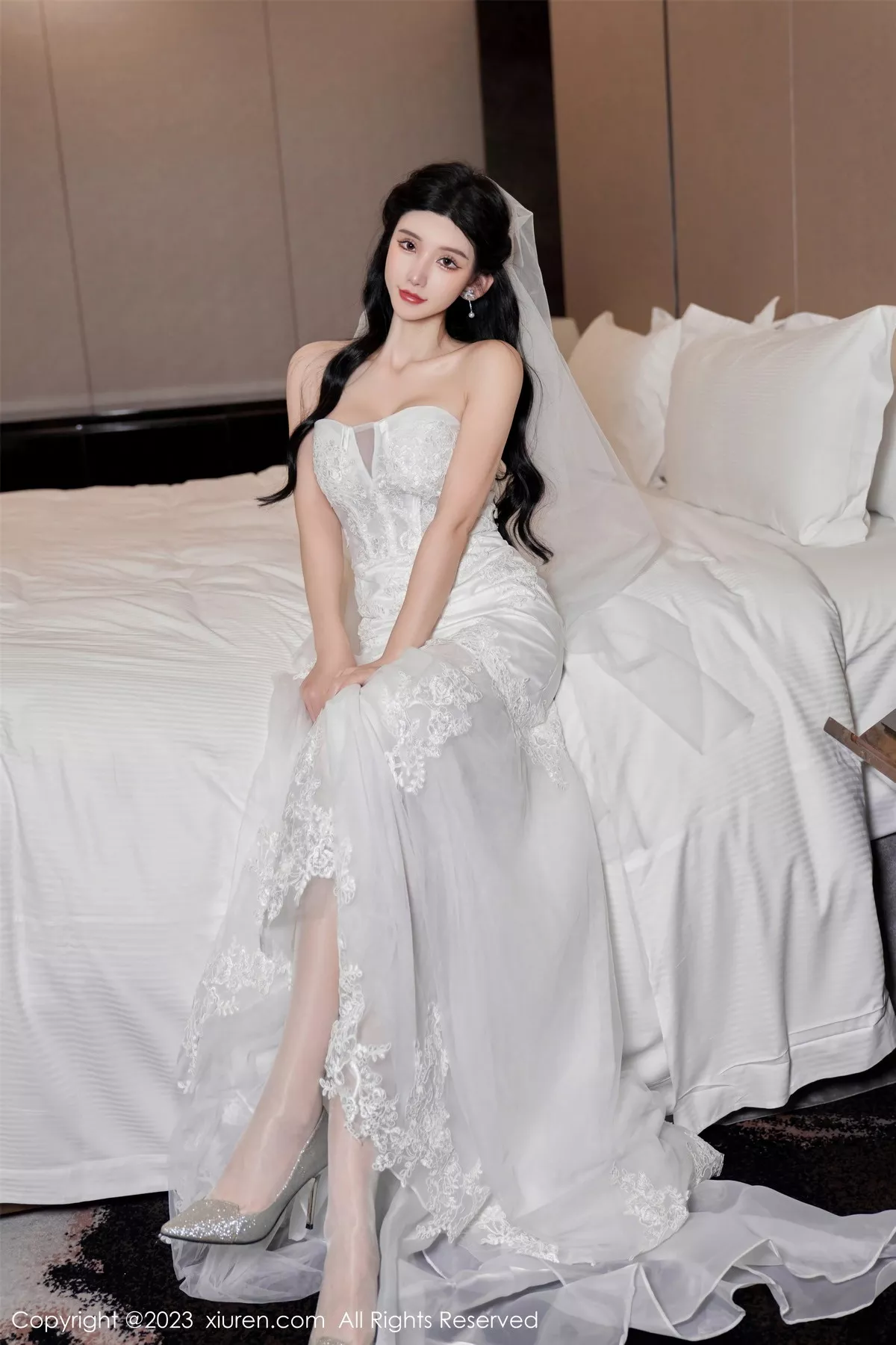 [[XiuRen秀人网]秀人网]No.7463_女神周于希Sally性感白色婚纱+白色蕾丝情趣服饰完美诱惑写真100P