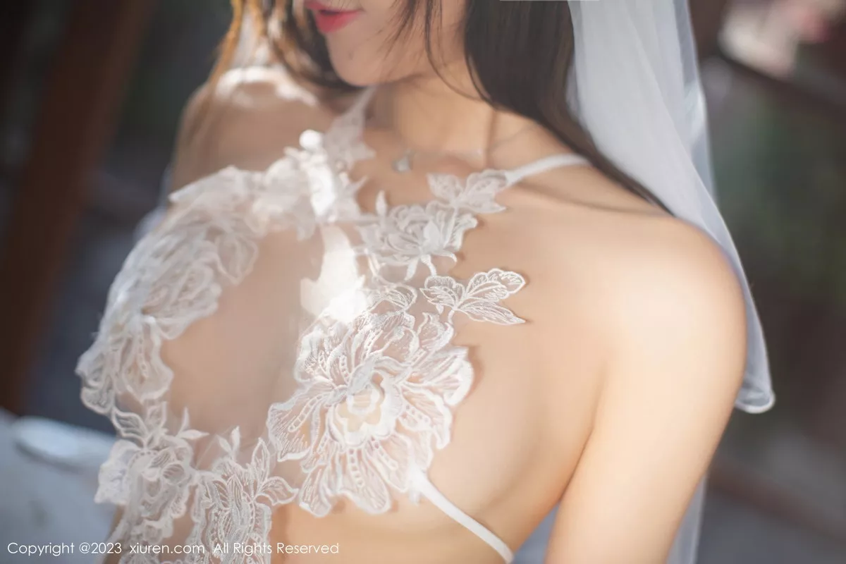 [[XiuRen秀人网]秀人网]No.7456_模特绮里嘉ula性感白色婚纱服饰配白色丝袜秀惹火身材诱惑写真80P