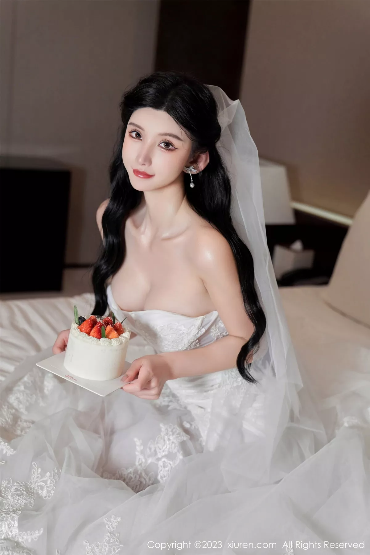 [[XiuRen秀人网]秀人网]No.7463_女神周于希Sally性感白色婚纱+白色蕾丝情趣服饰完美诱惑写真100P