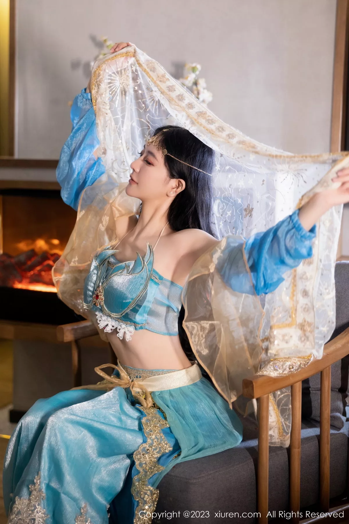 [[XiuRen秀人网]秀人网]No.7469_模特幼幼性感蓝色西域舞娘短裙露黑色内裤秀白嫩美腿诱惑写真82P