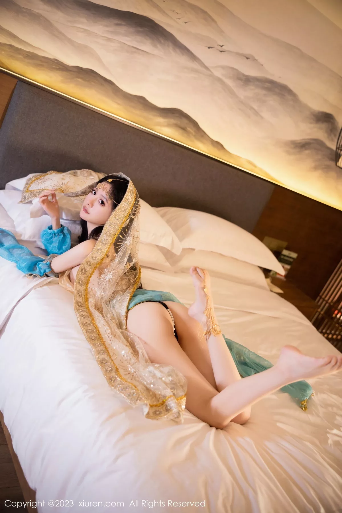 [[XiuRen秀人网]秀人网]No.7469_模特幼幼性感蓝色西域舞娘短裙露黑色内裤秀白嫩美腿诱惑写真82P