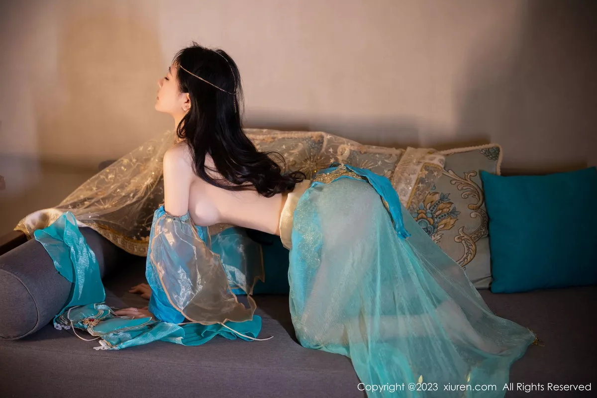 [[XiuRen秀人网]秀人网]No.7469_模特幼幼性感蓝色西域舞娘短裙露黑色内裤秀白嫩美腿诱惑写真82P