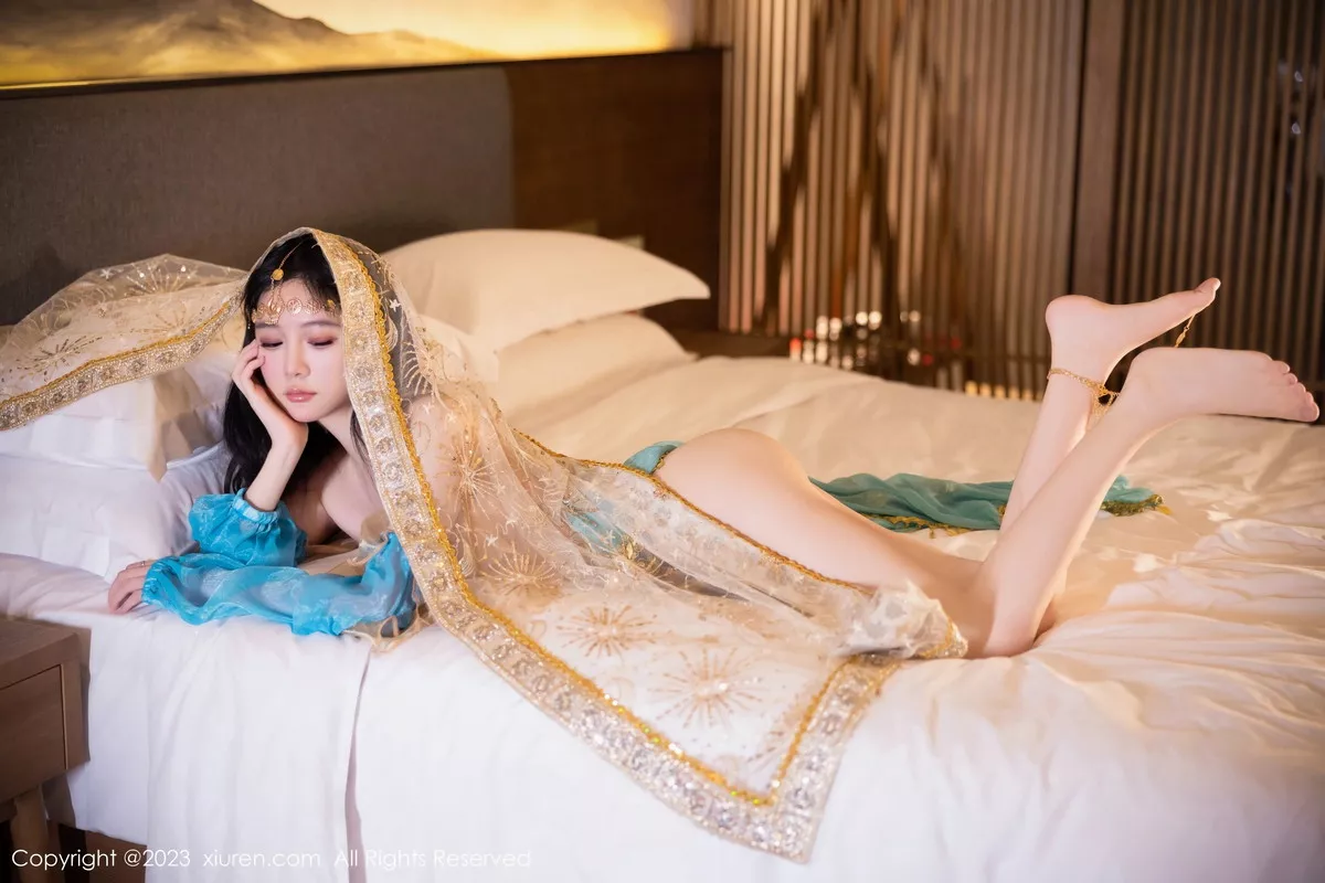 [[XiuRen秀人网]秀人网]No.7469_模特幼幼性感蓝色西域舞娘短裙露黑色内裤秀白嫩美腿诱惑写真82P