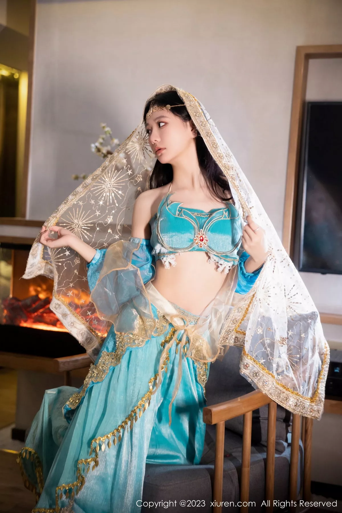 [[XiuRen秀人网]秀人网]No.7469_模特幼幼性感蓝色西域舞娘短裙露黑色内裤秀白嫩美腿诱惑写真82P