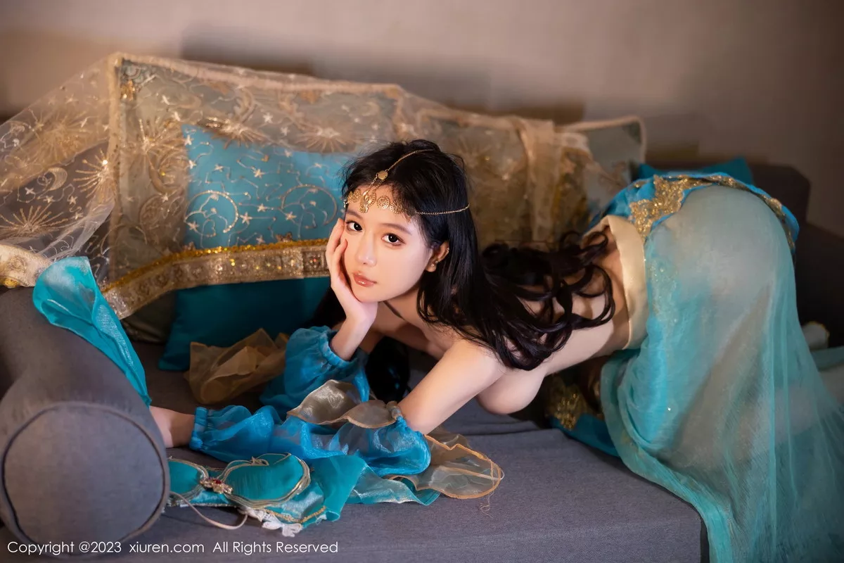 [[XiuRen秀人网]秀人网]No.7469_模特幼幼性感蓝色西域舞娘短裙露黑色内裤秀白嫩美腿诱惑写真82P