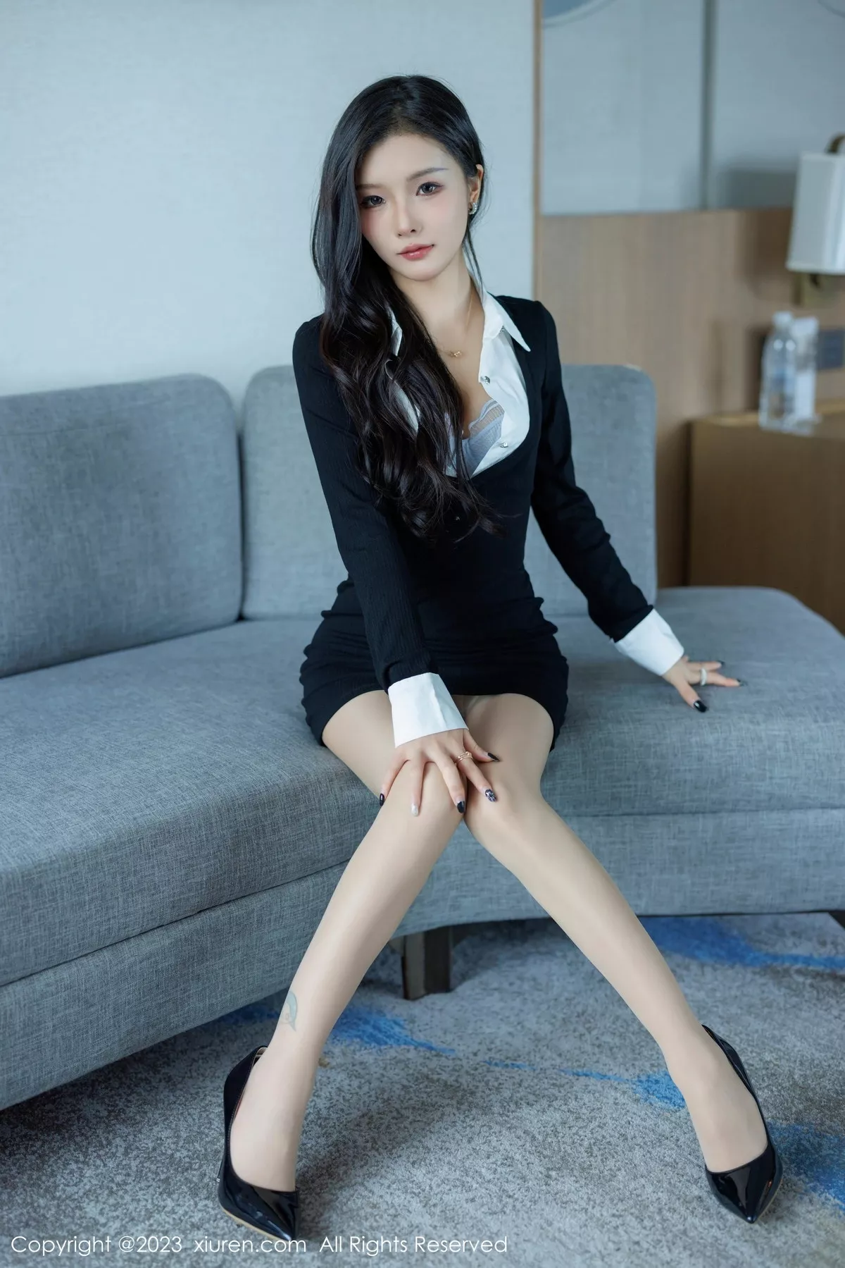 [[XiuRen秀人网]秀人网]No.7471_模特七七kiko黑色连衣短裙露淡蓝色内衣配超薄肉丝惹火诱惑写真63P