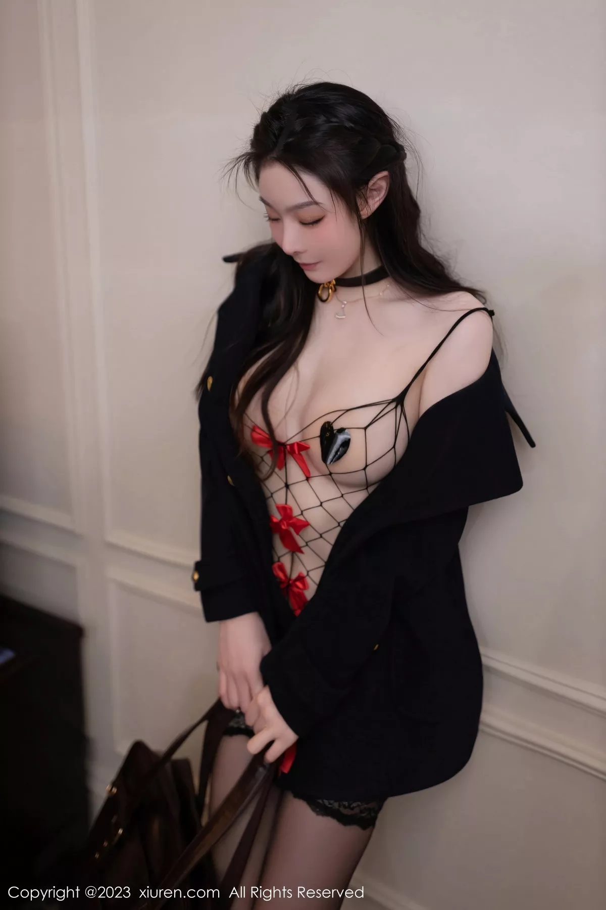 [[XiuRen秀人网]秀人网]No.7474_模特小逗逗捆绑主题性感黑色网格情趣服配黑丝袜撩人诱惑写真78P