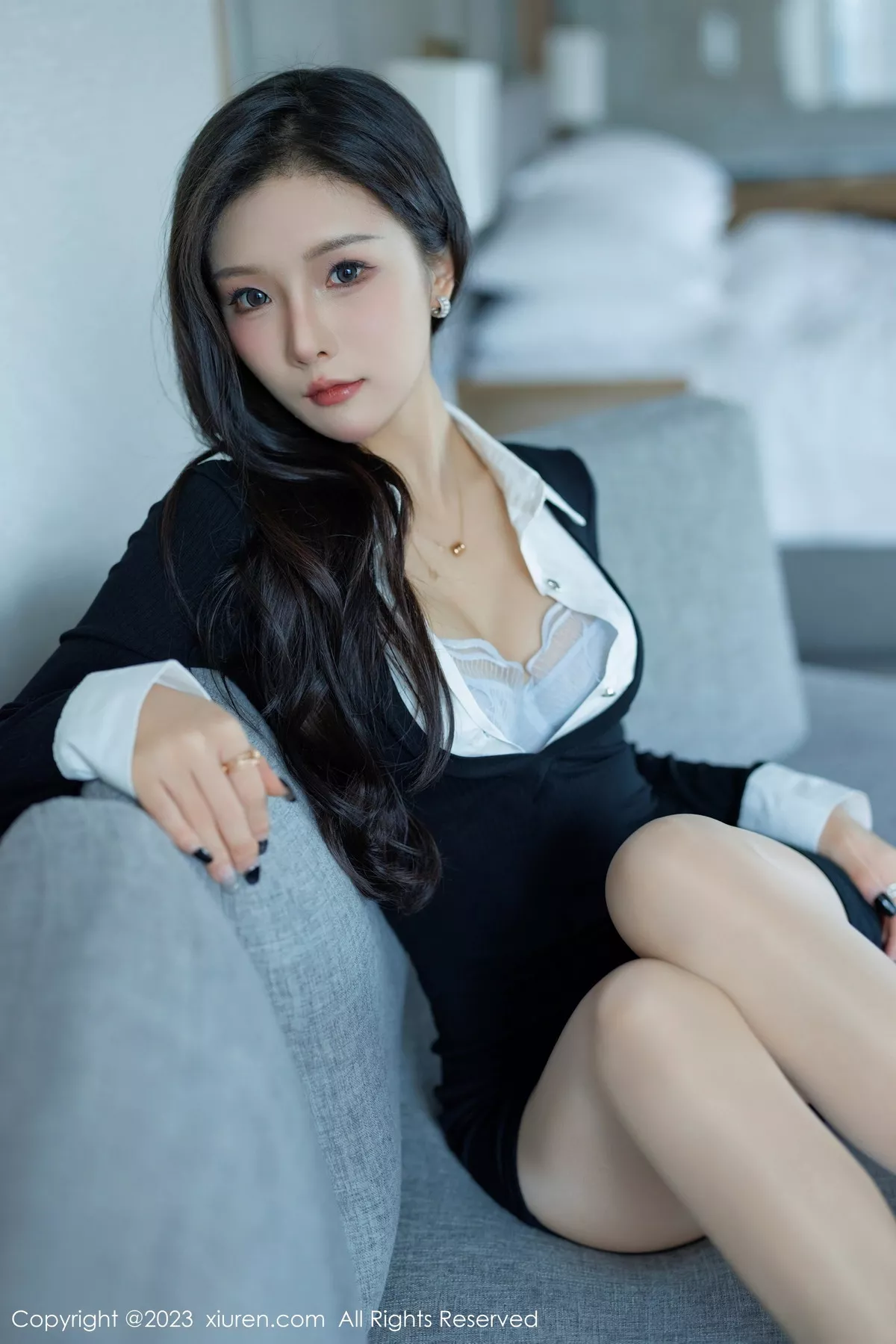 [[XiuRen秀人网]秀人网]No.7471_模特七七kiko黑色连衣短裙露淡蓝色内衣配超薄肉丝惹火诱惑写真63P