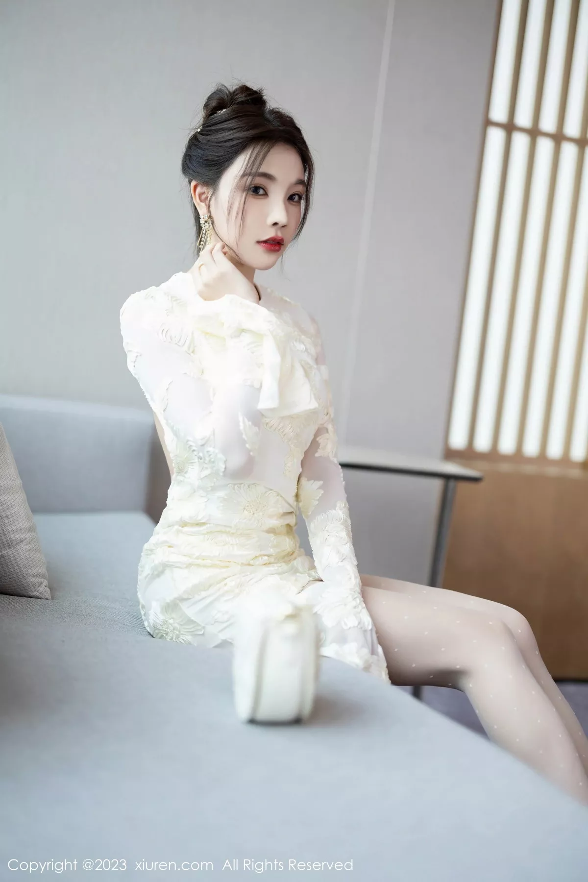 [[XiuRen秀人网]秀人网]No.7476_女神徐莉芝性感淡黄连衣短裙+黄色情趣内衣秀惹火身材诱惑写真85P