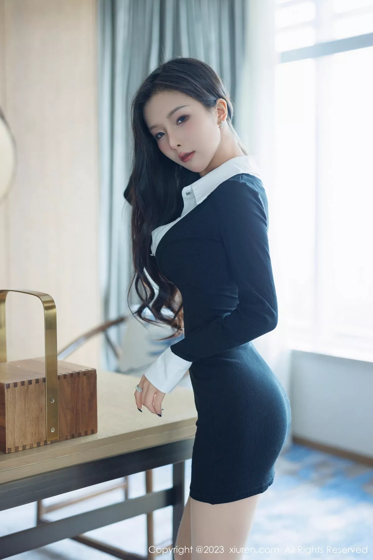 [[XiuRen秀人网]秀人网]No.7471_模特七七kiko黑色连衣短裙露淡蓝色内衣配超薄肉丝惹火诱惑写真63P