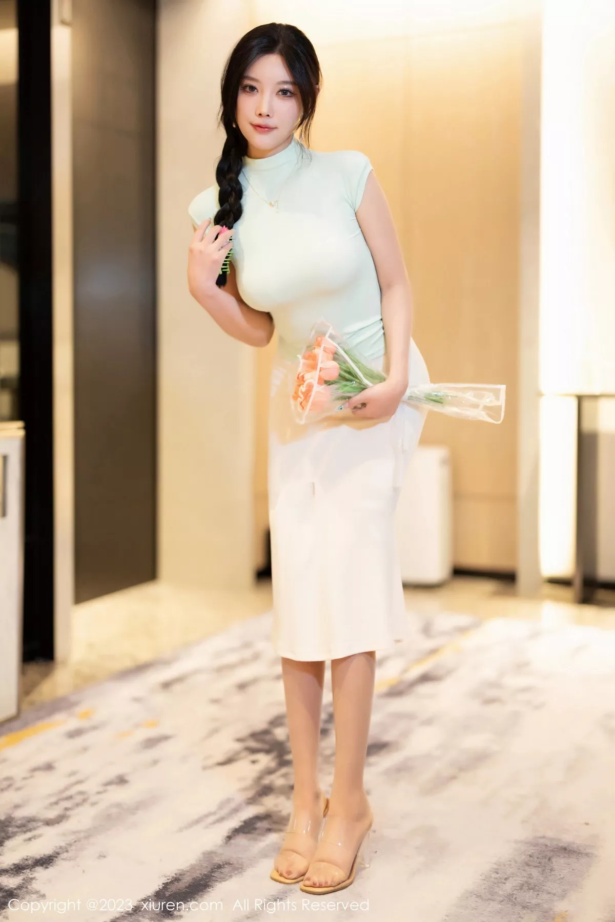 [[XiuRen秀人网]秀人网]No.7481_女神杨晨晨Yome淡绿色上衣露白色蕾丝内衣秀丰腴身材诱惑写真84P