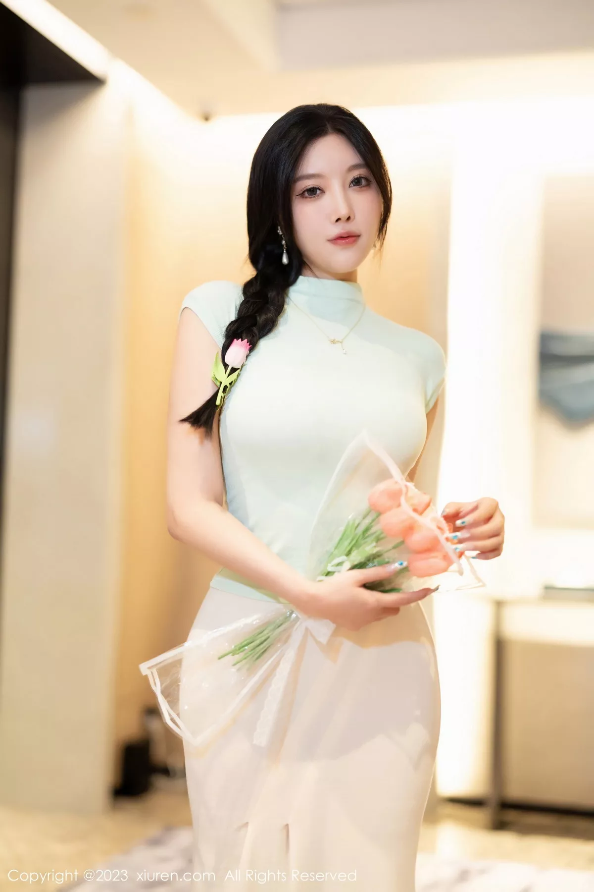 [[XiuRen秀人网]秀人网]No.7481_女神杨晨晨Yome淡绿色上衣露白色蕾丝内衣秀丰腴身材诱惑写真84P