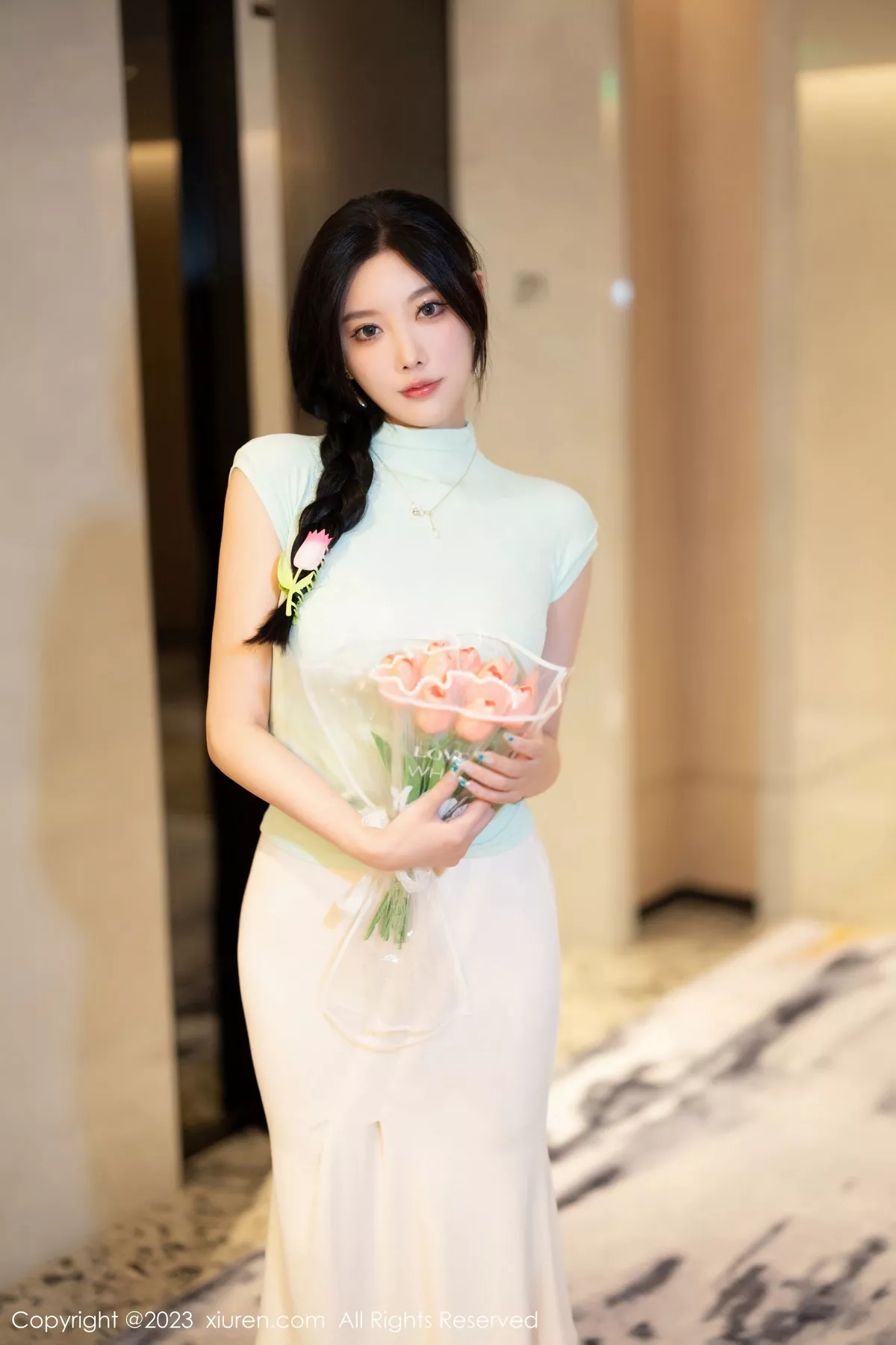 [[XiuRen秀人网]秀人网]No.7481_女神杨晨晨Yome淡绿色上衣露白色蕾丝内衣秀丰腴身材诱惑写真84P