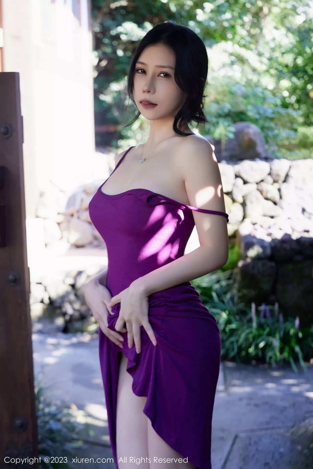 [[XiuRen秀人网]秀人网]No.7485_模特尹甜甜户外性感紫色吊带裙配超薄肉丝秀完美身材诱惑写真63P