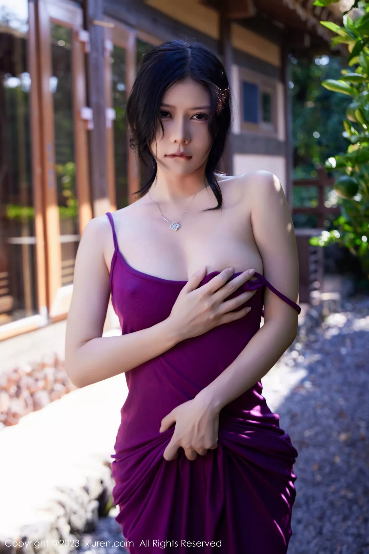 [[XiuRen秀人网]秀人网]No.7485_模特尹甜甜户外性感紫色吊带裙配超薄肉丝秀完美身材诱惑写真63P