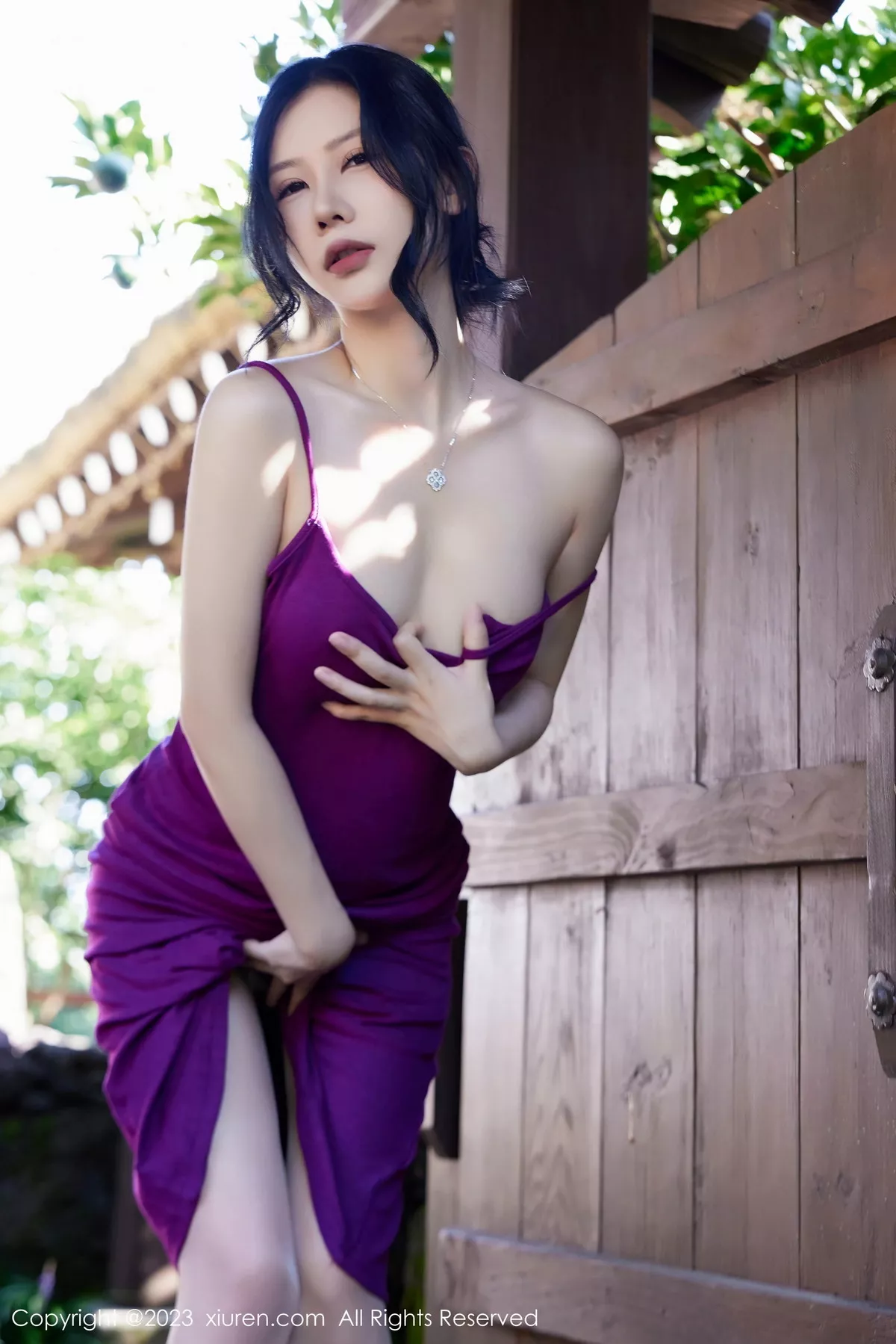 [[XiuRen秀人网]秀人网]No.7485_模特尹甜甜户外性感紫色吊带裙配超薄肉丝秀完美身材诱惑写真63P