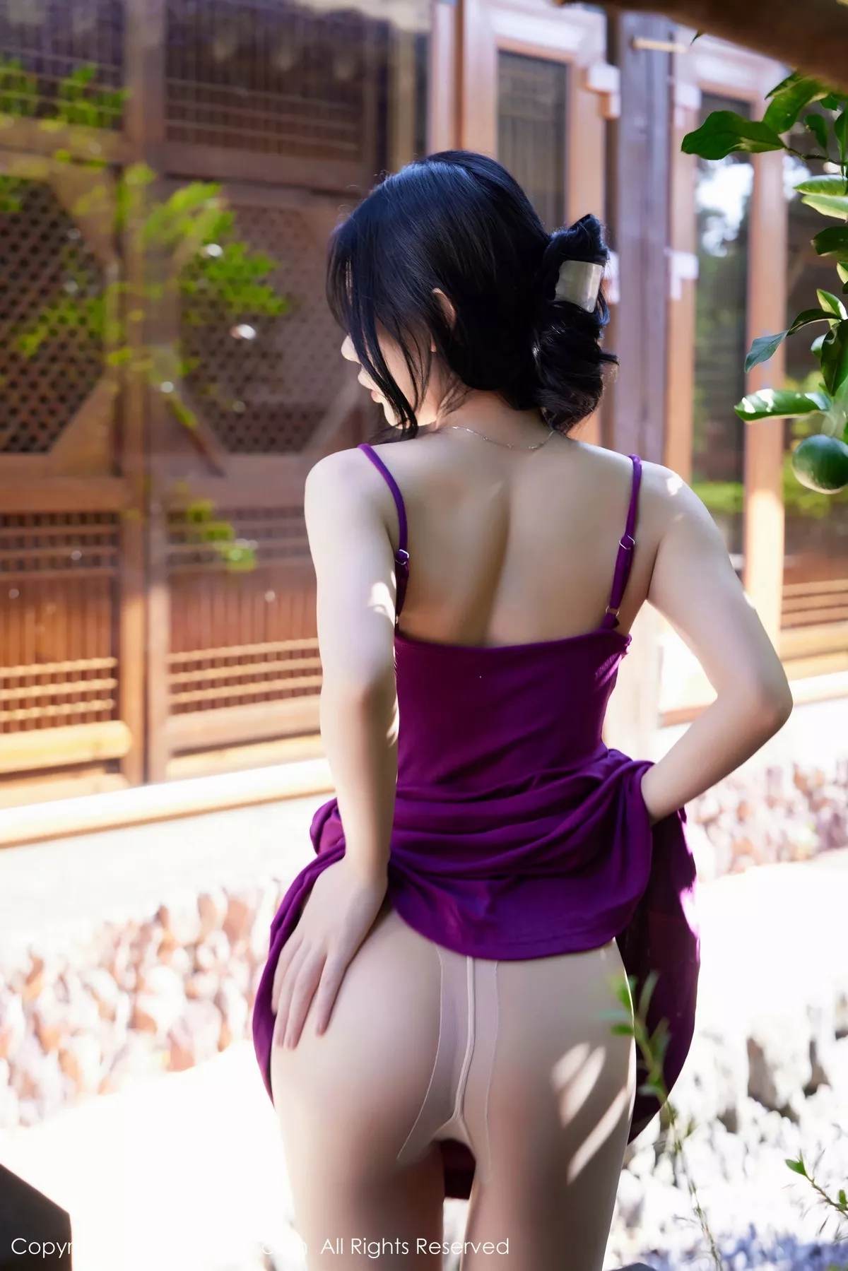 [[XiuRen秀人网]秀人网]No.7485_模特尹甜甜户外性感紫色吊带裙配超薄肉丝秀完美身材诱惑写真63P