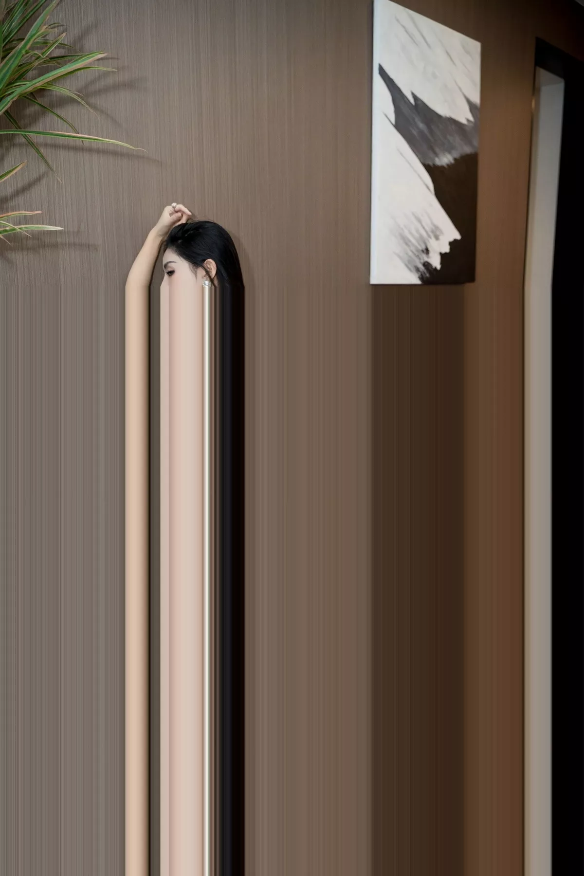 [[XiuRen秀人网]秀人网]No.7489_模特王薇薇性感白T配黑色短裙露超薄黑丝秀完美身材诱惑写真85P