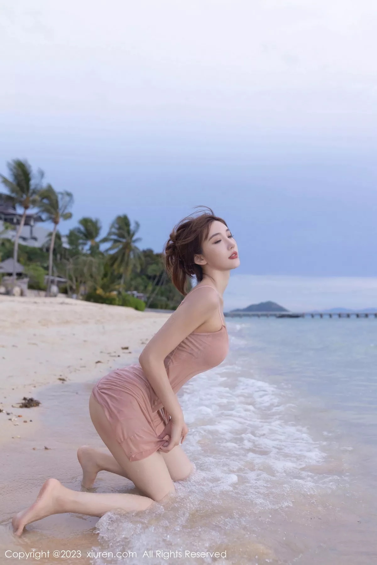 [[XiuRen秀人网]秀人网]No.7501_模特陆萱萱性感粉色蕾丝内衣配超薄无内肉丝秀惹火身材诱惑写真77P